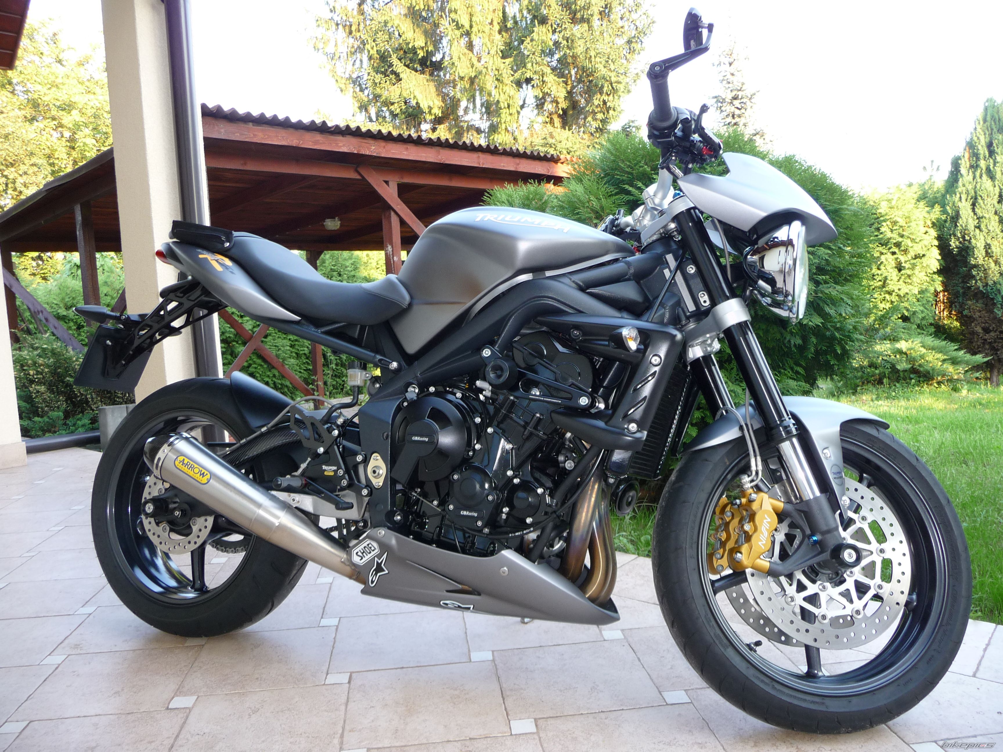 2010 TRIUMPH STREET TRIPLE | Picture 2099451 motorcycle photo