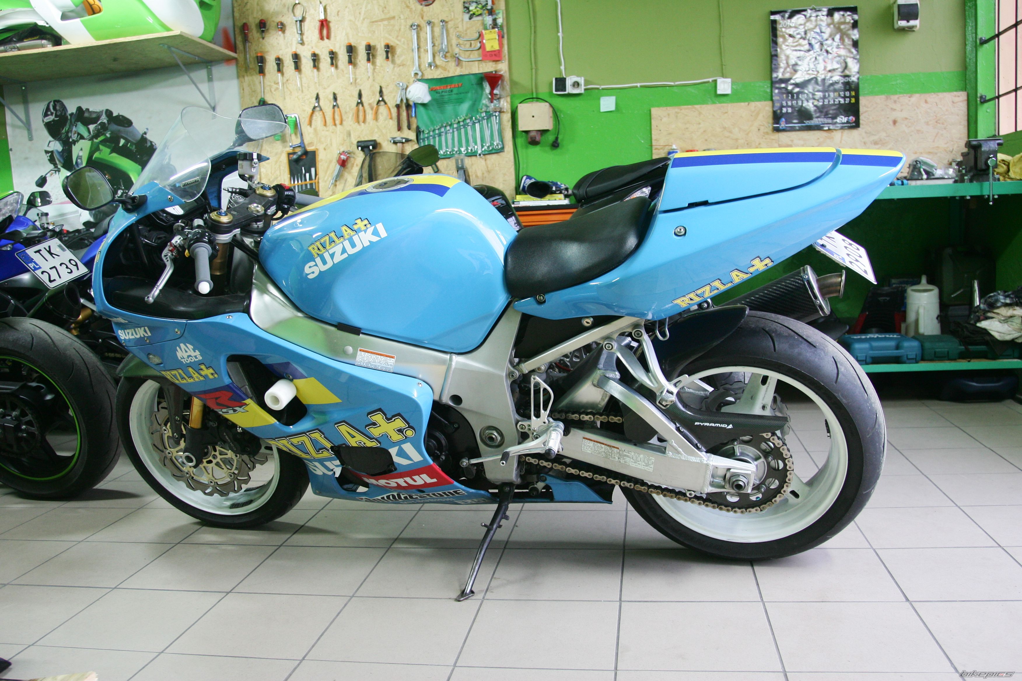 2002 SUZUKI GSX R 750 | Picture 2101400 motorcycle photo