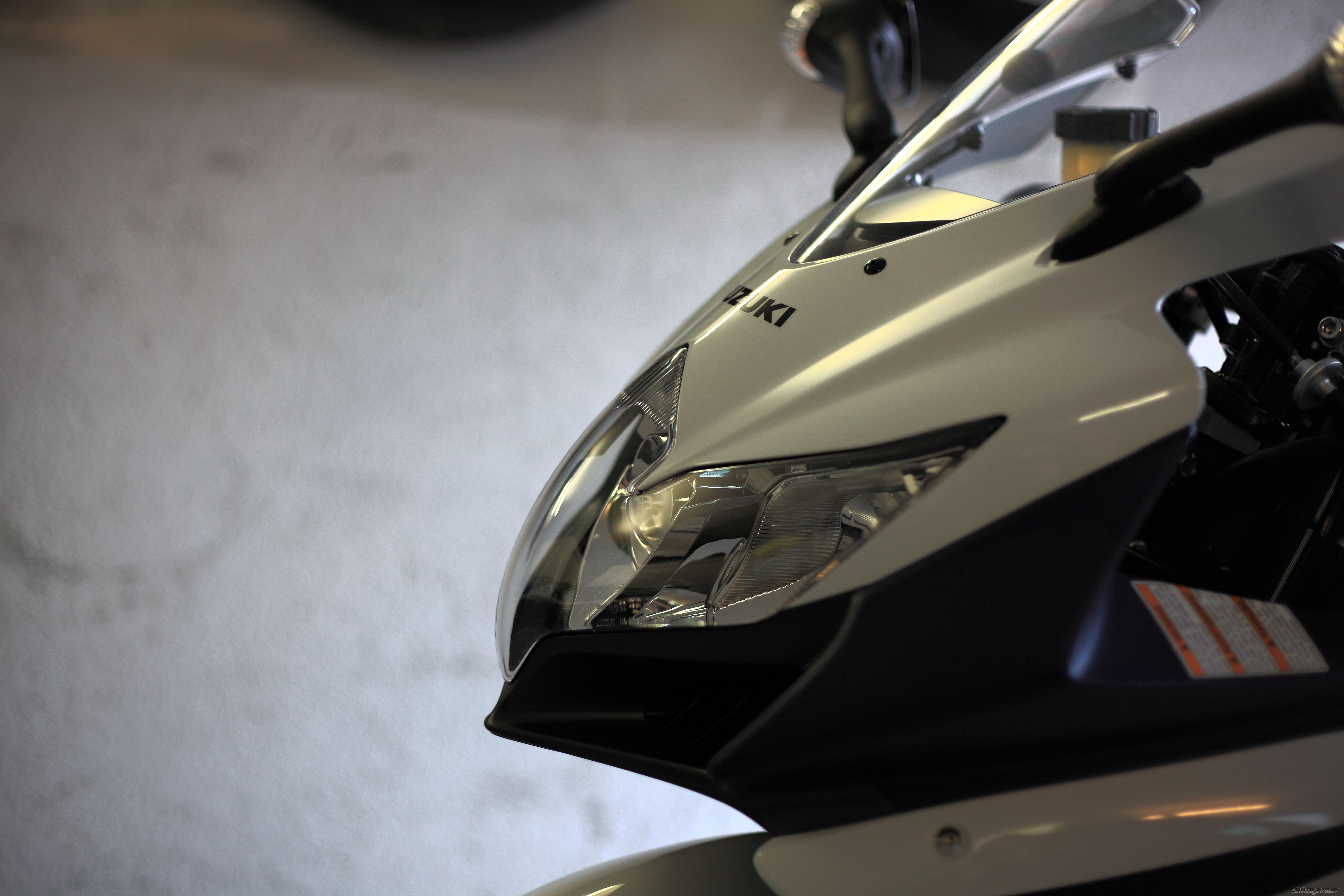 2010 SUZUKI GSX R 750 | Picture 2101871 motorcycle photo