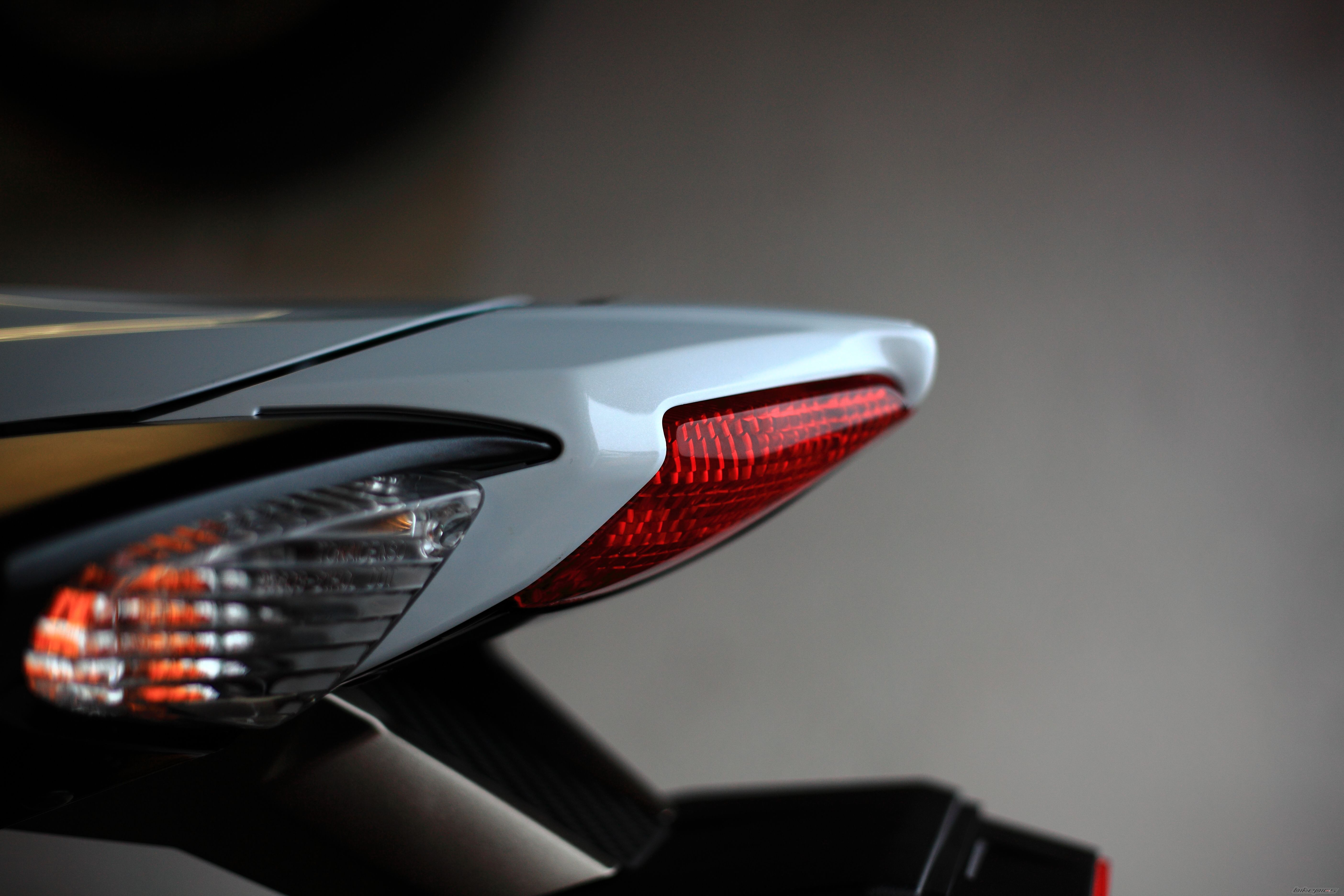 2010 SUZUKI GSX R 750 | Picture 2101878 motorcycle photo