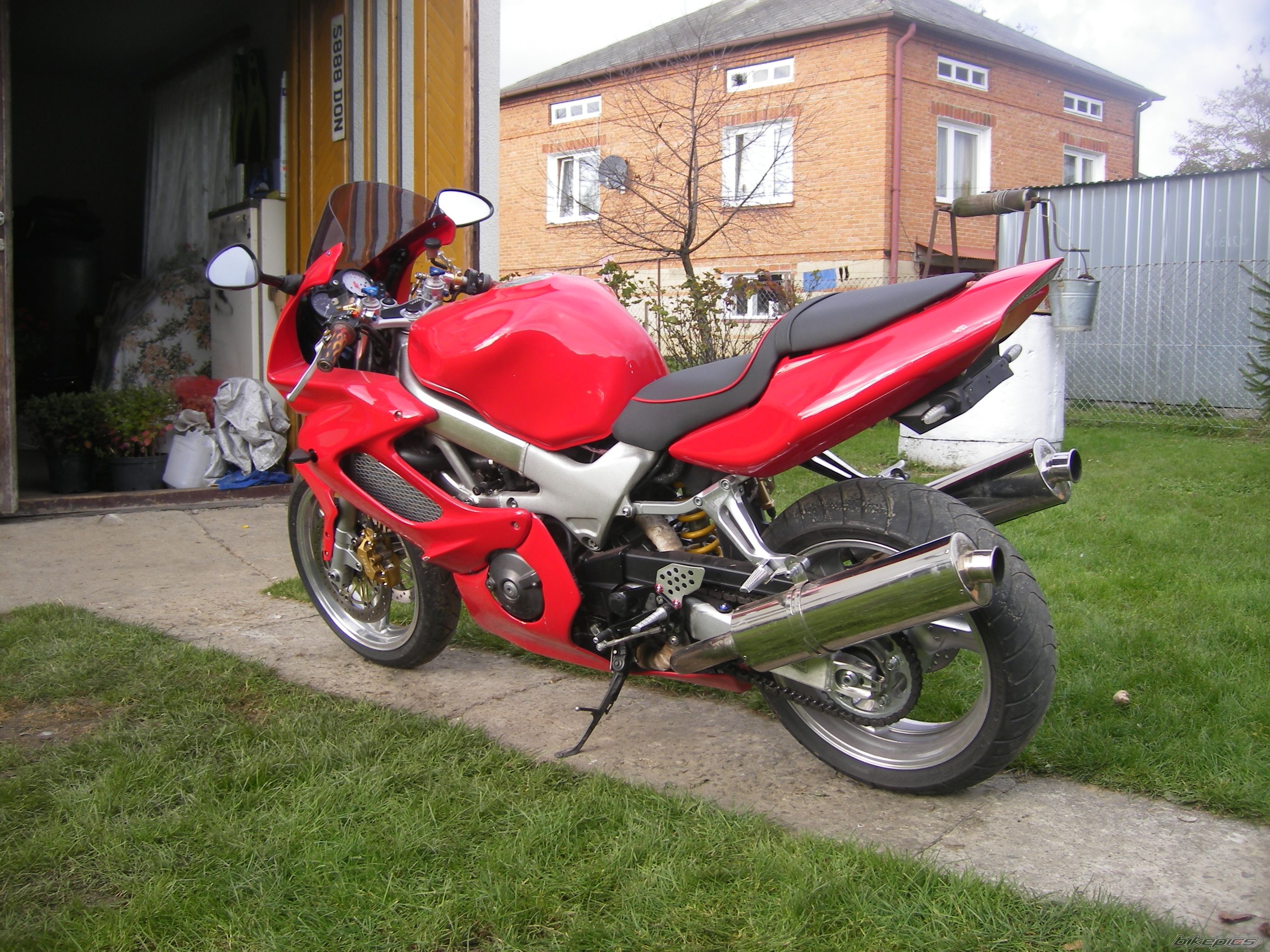 1997 HONDA VTR 1000 | Picture 2102703 motorcycle photo