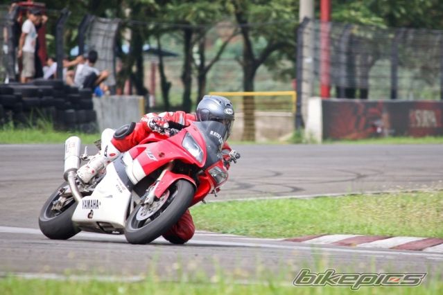 1999 YAMAHA YZF R1 | Picture 2107031 motorcycle photo