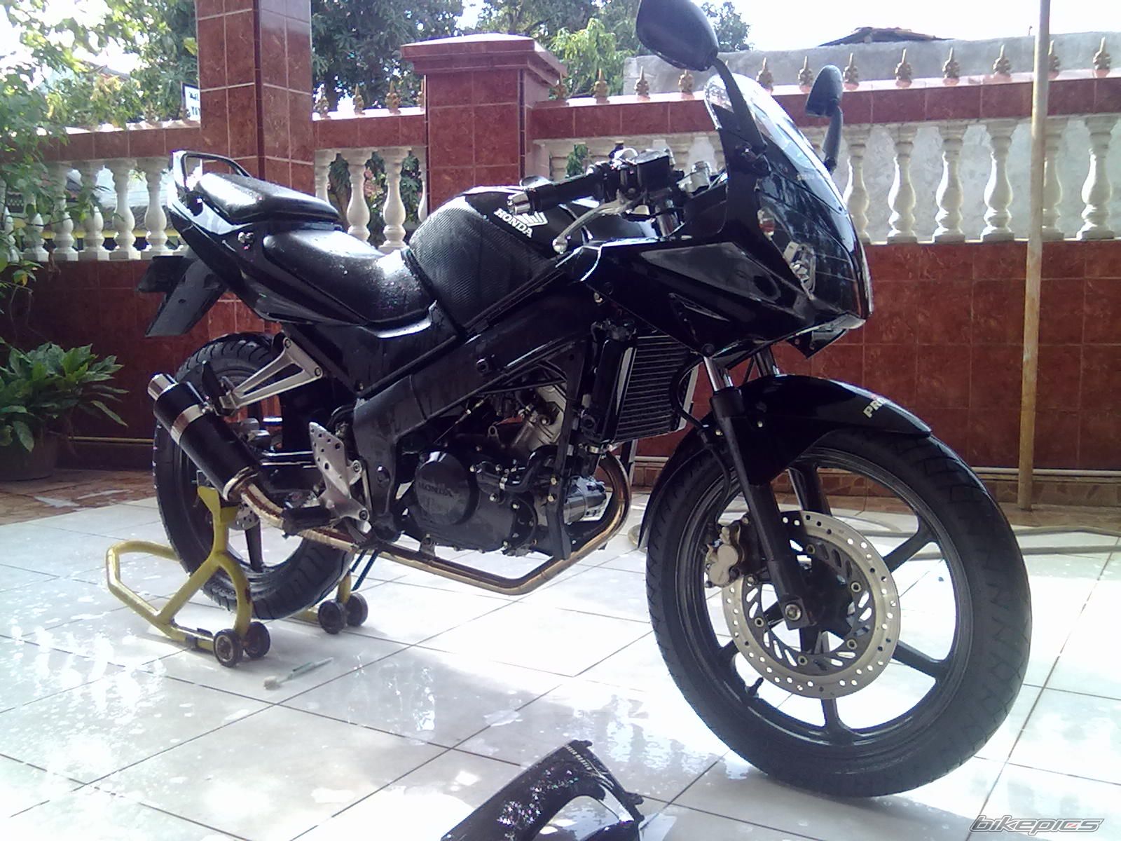 2007 HONDA CBR 150 | Picture 2107642 motorcycle photo