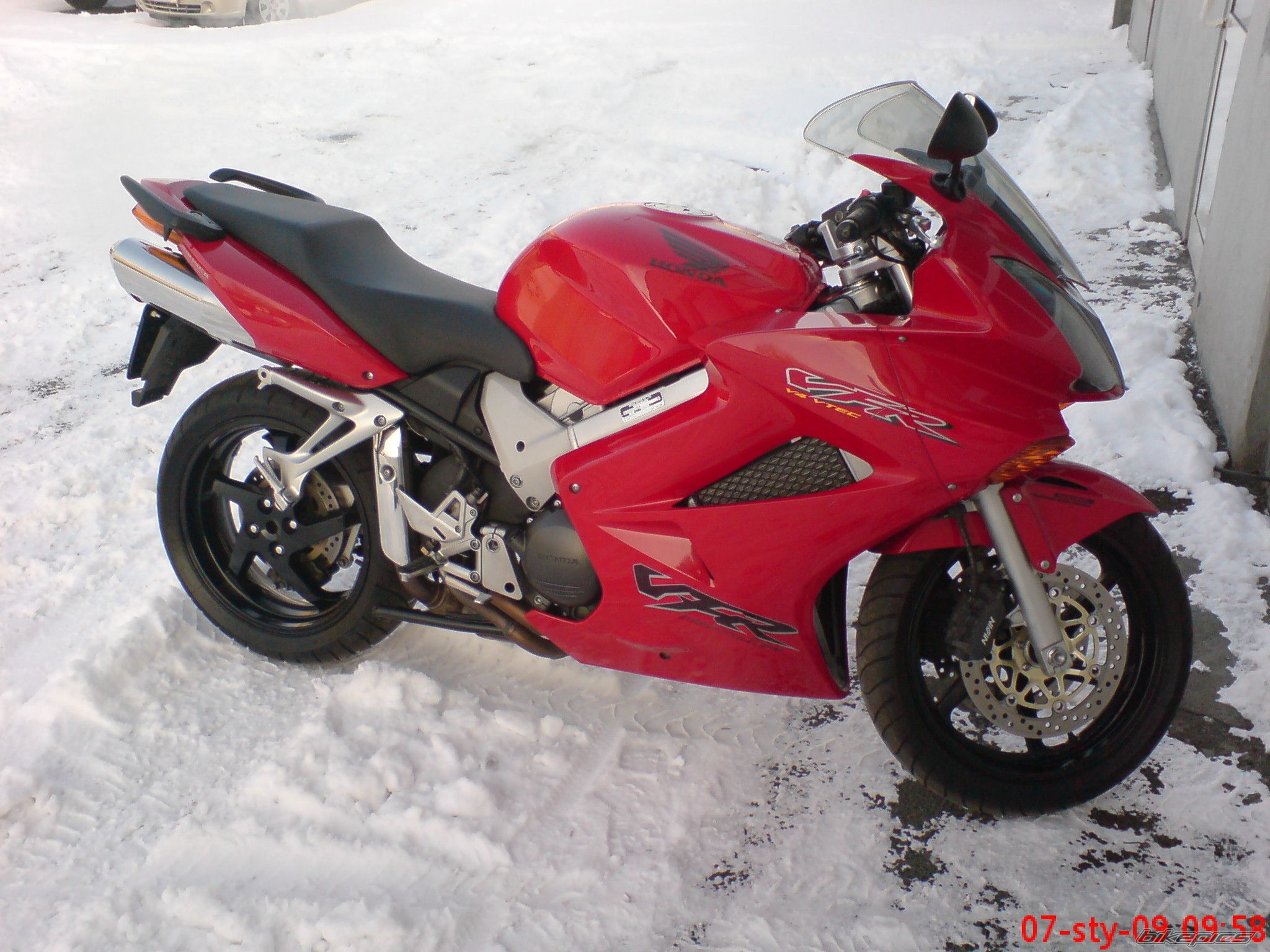 2004 HONDA VFR 800 | Picture 2109143 motorcycle photo