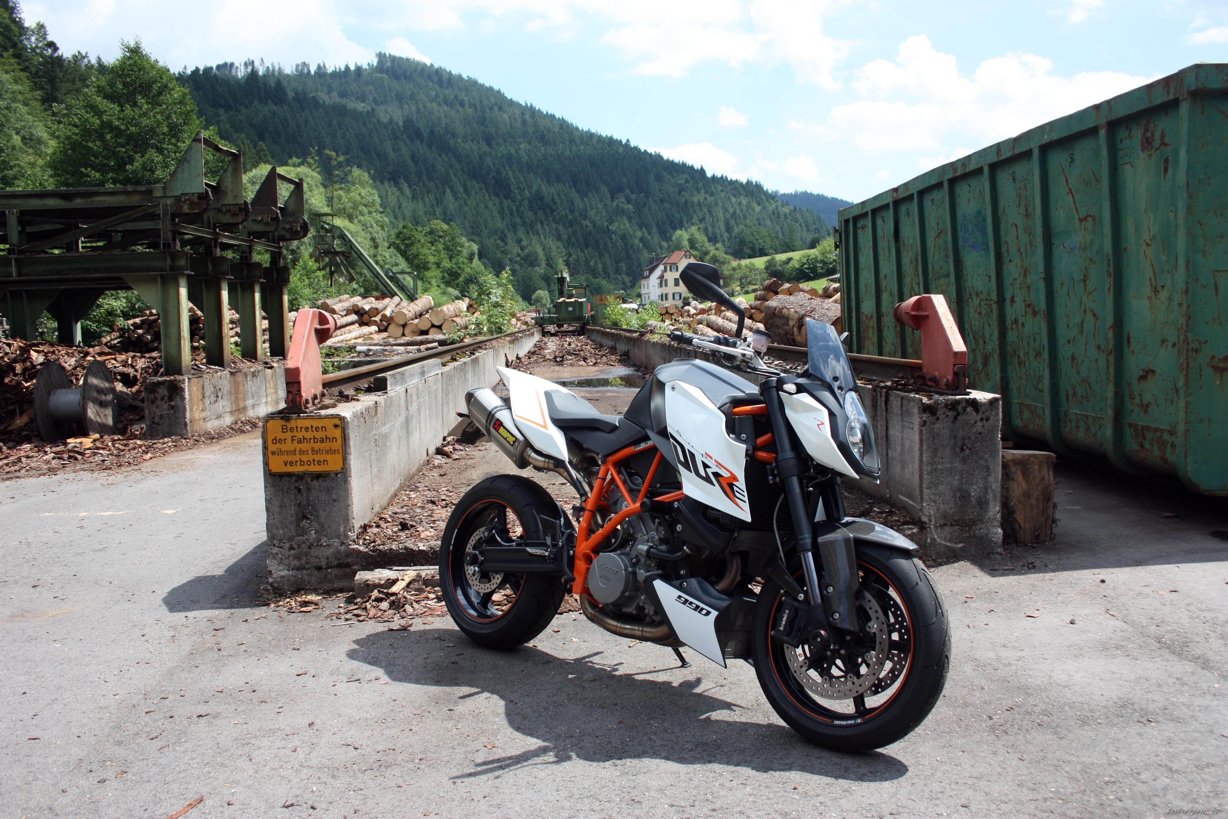 2009 KTM 990 SUPERDUKE | Picture 2109402 motorcycle photo