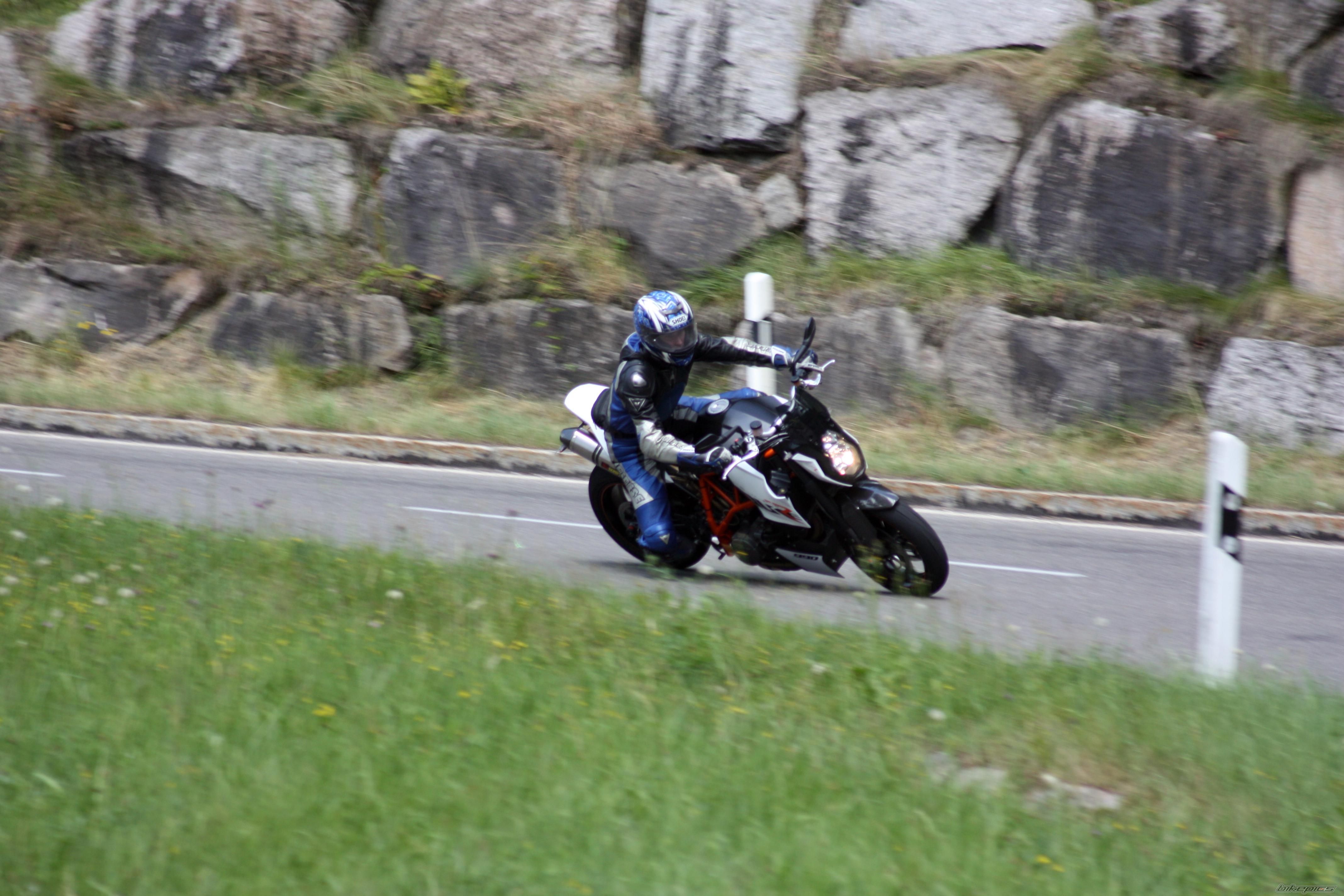 2009 KTM 990 SUPERDUKE | Picture 2109406 motorcycle photo
