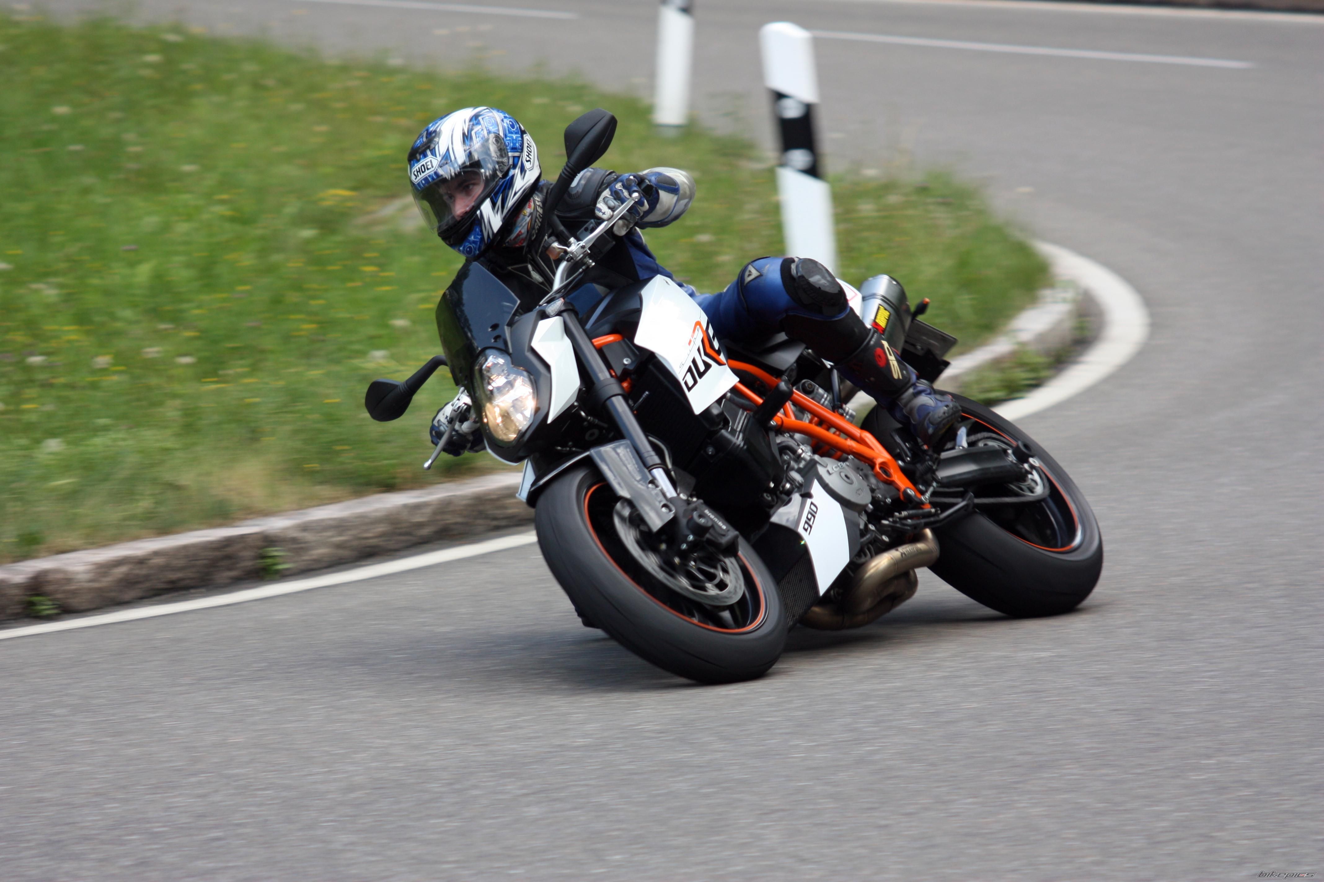 2009 KTM 990 SUPERDUKE | Picture 2109428 motorcycle photo