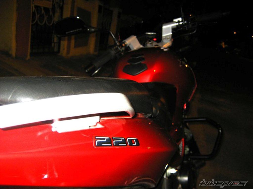 2009 BAJAJ PULSAR 220F | Picture 2109627 motorcycle photo