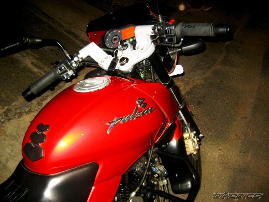 2009 BAJAJ PULSAR 220F | Picture 2109628 motorcycle photo