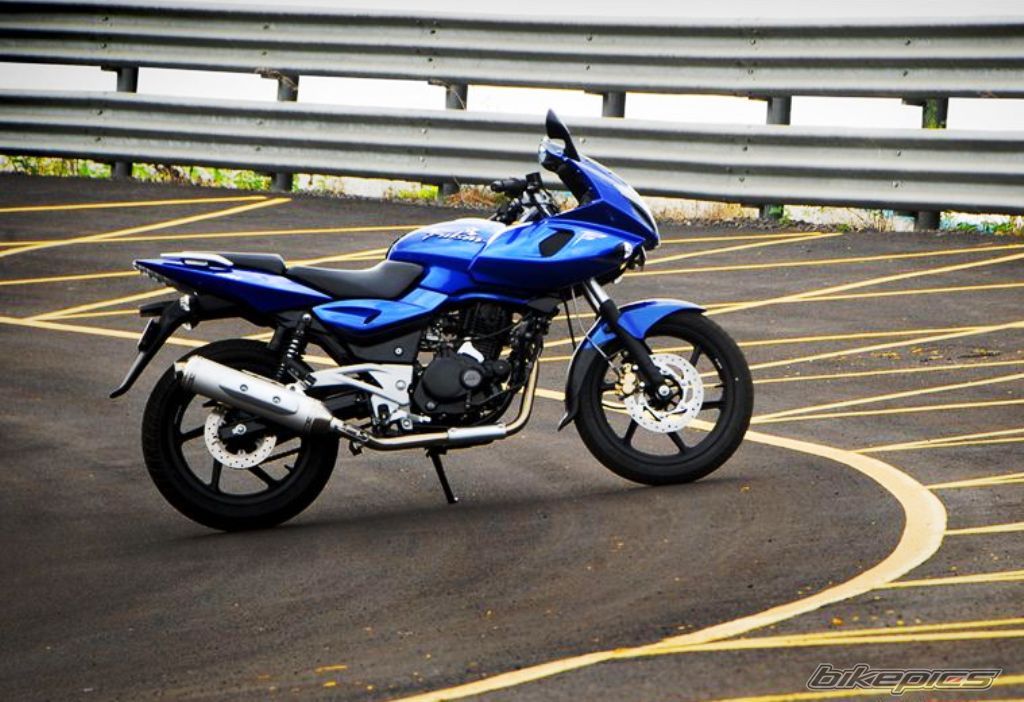 2009 BAJAJ PULSAR 220F | Picture 2109644 motorcycle photo