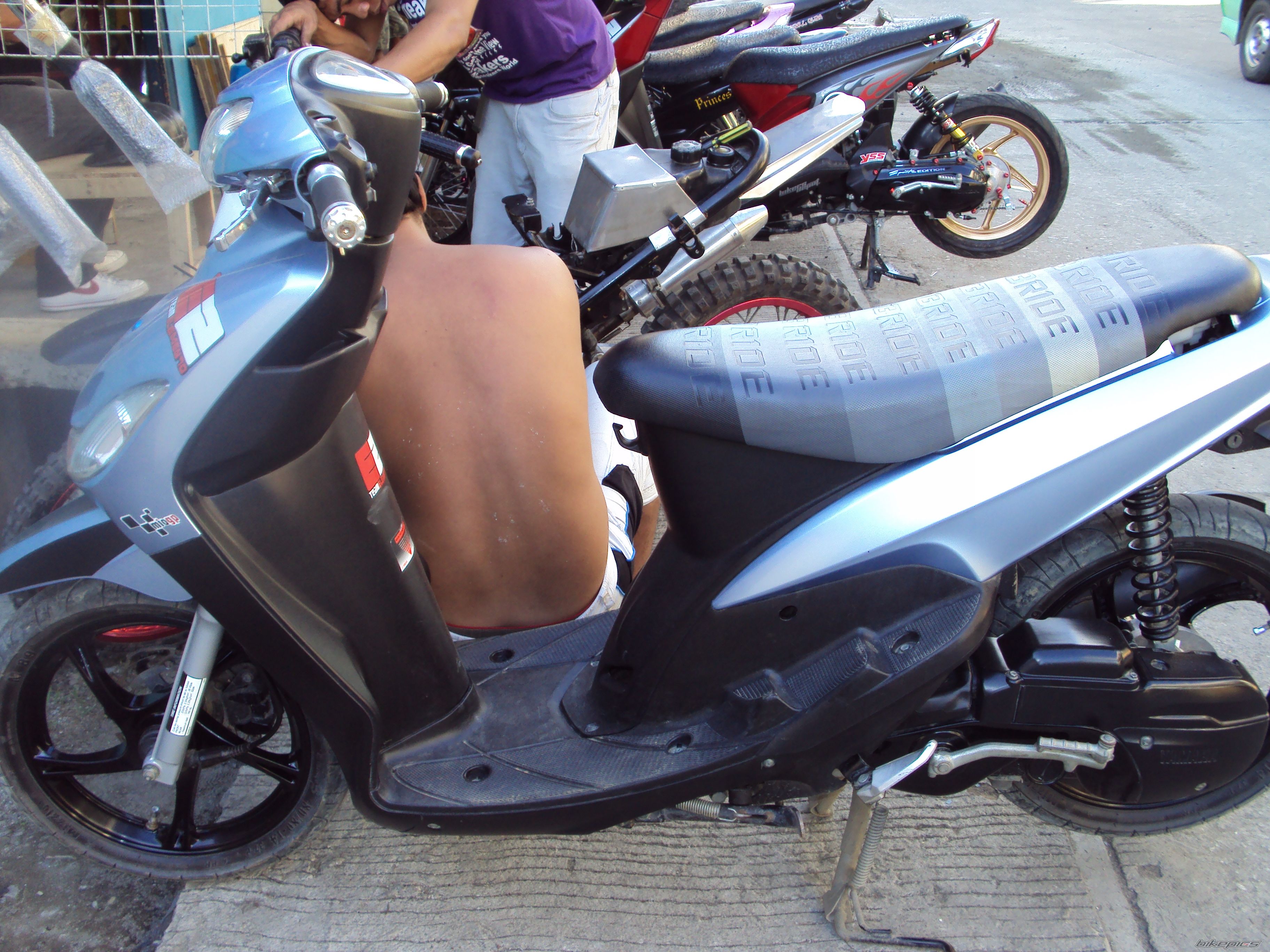 2010 YAMAHA MIO | Picture 2110047 motorcycle photo
