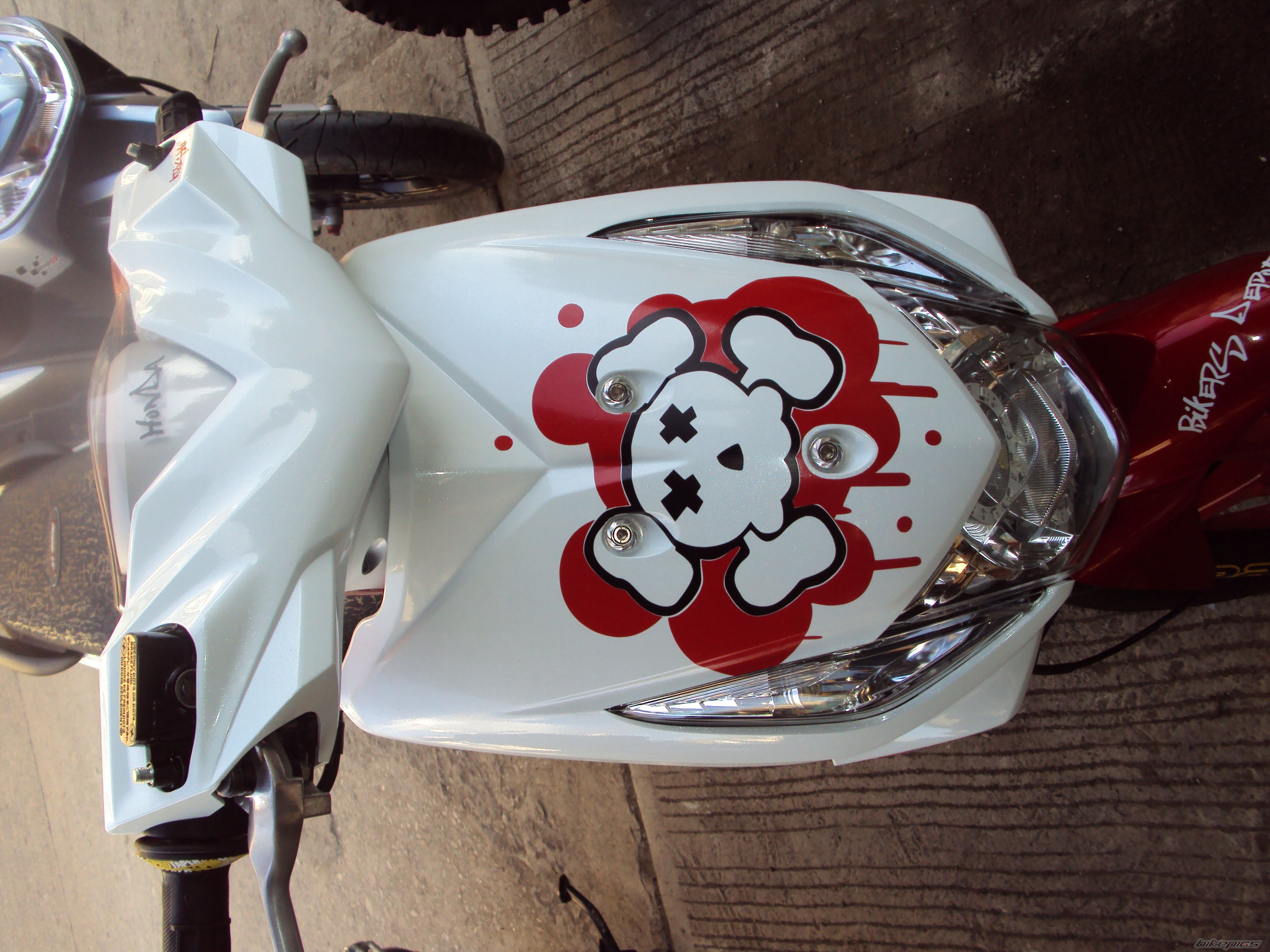 2010 YAMAHA MIO | Picture 2110056 motorcycle photo
