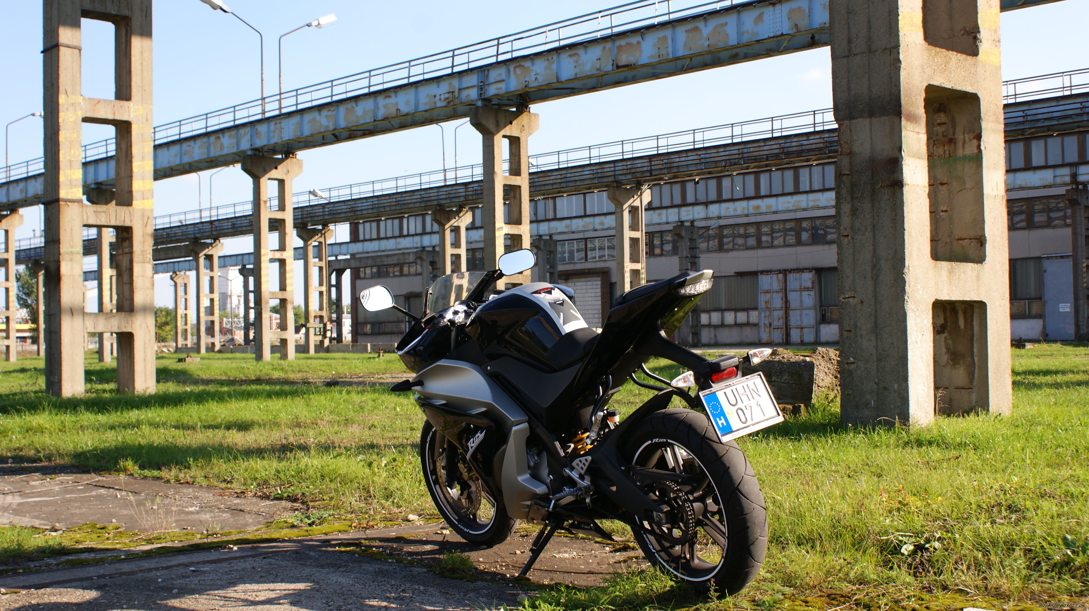 2008 YAMAHA YZF R125 | Picture 2110257 motorcycle photo