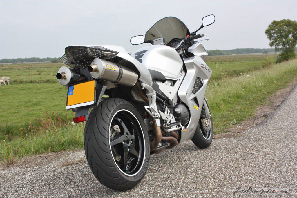 2002 HONDA VFR 800 | Picture 2111701 motorcycle photo
