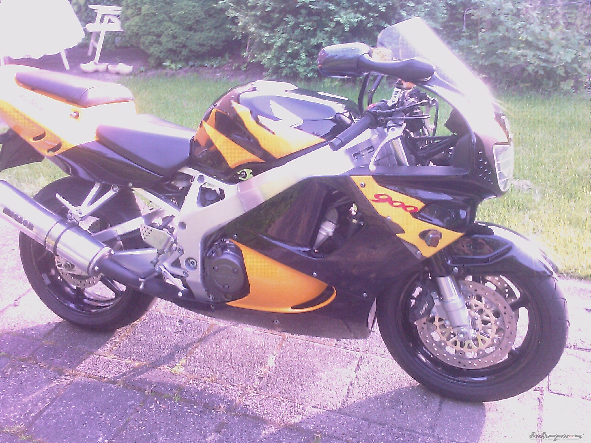 1996 HONDA CBR 900 | Picture 2112054 motorcycle photo