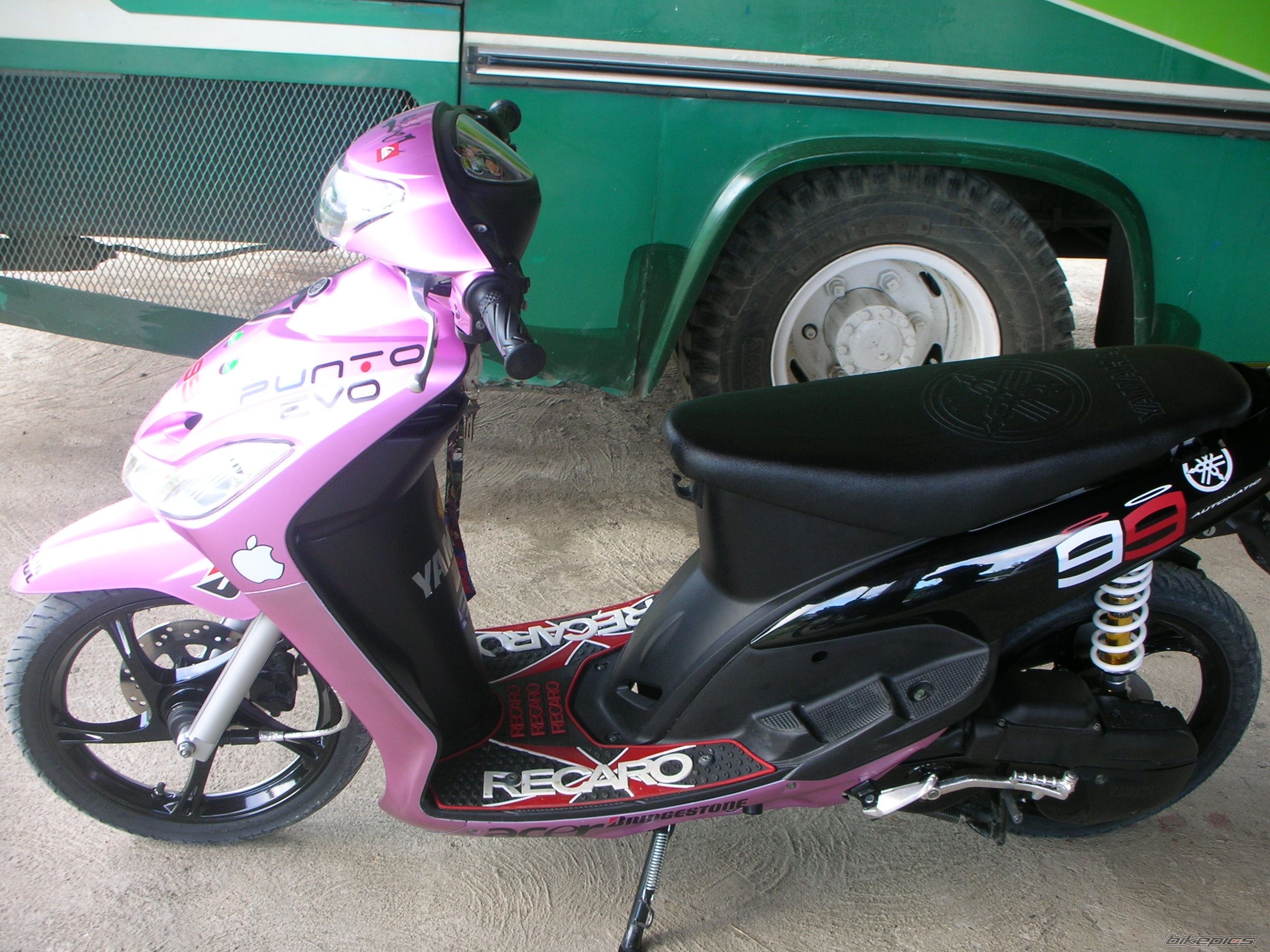 2011 YAMAHA MIO | Picture 2114990 motorcycle photo