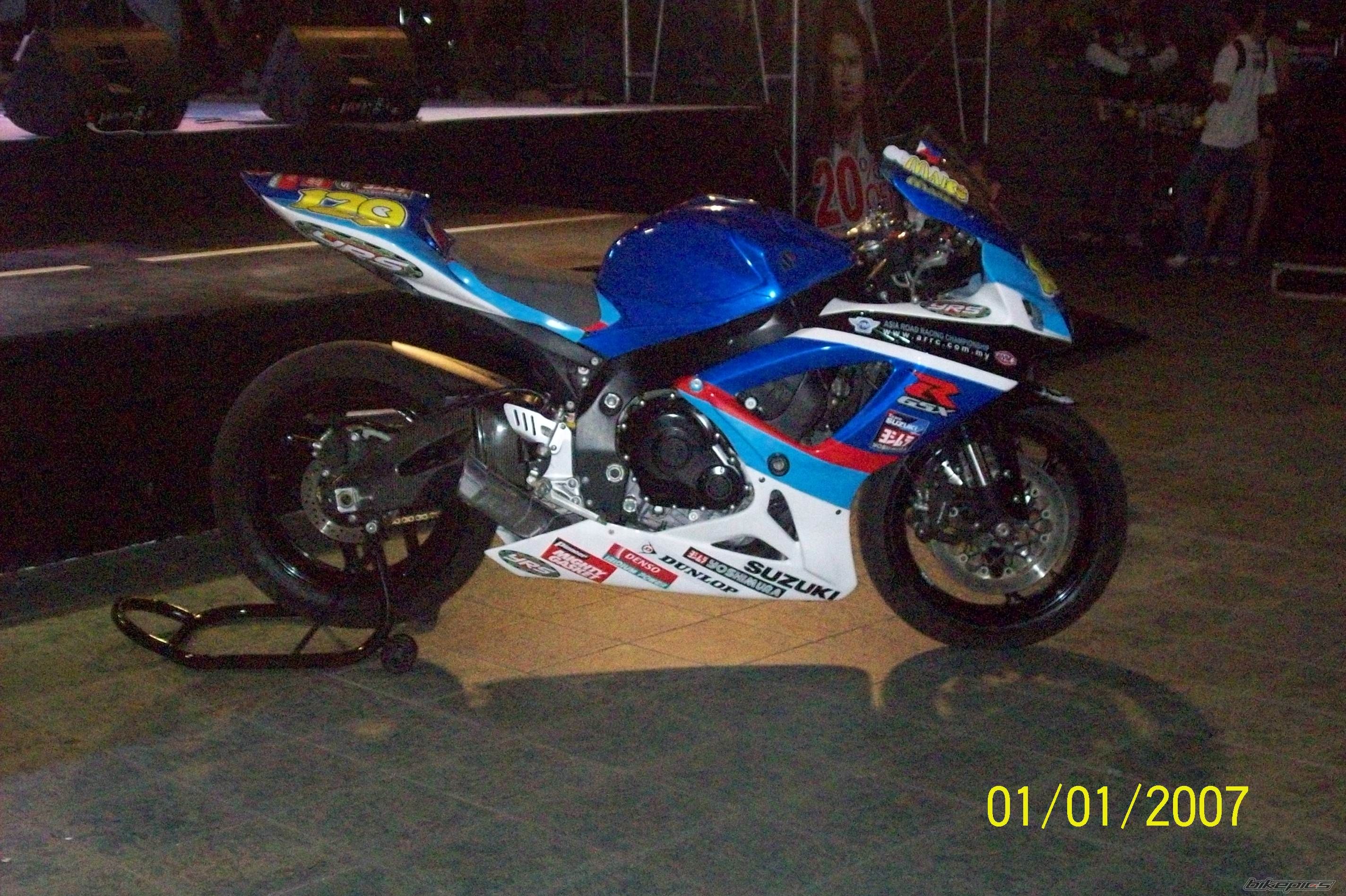 2010 SUZUKI SUZUKI GSXR 711 | Picture 2115698 motorcycle photo