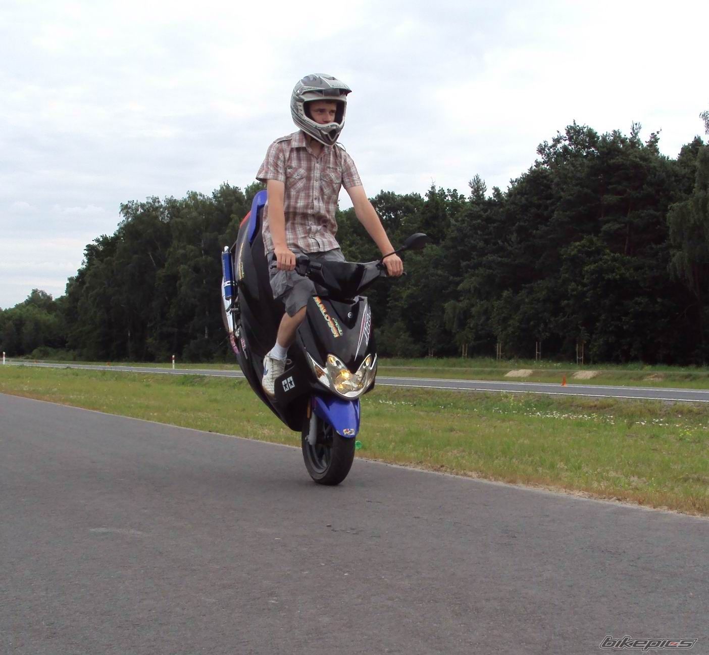 2006 YAMAHA JOG R CS 50 | Picture 2115877 motorcycle photo