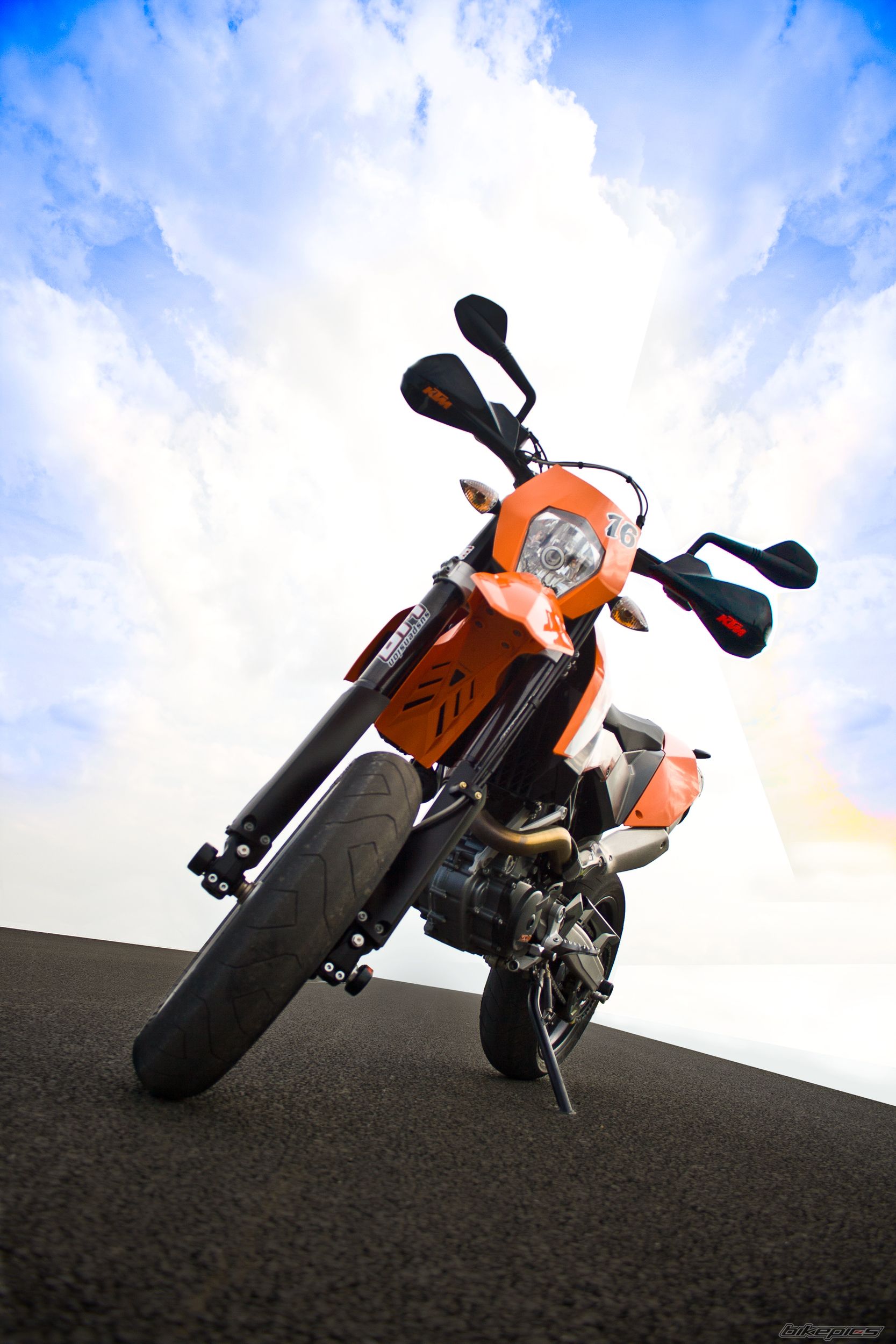 2008 KTM 690 SUPERMOTO | Picture 2116517 motorcycle photo