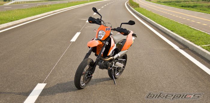 2008 KTM 690 SUPERMOTO | Picture 2116521 motorcycle photo