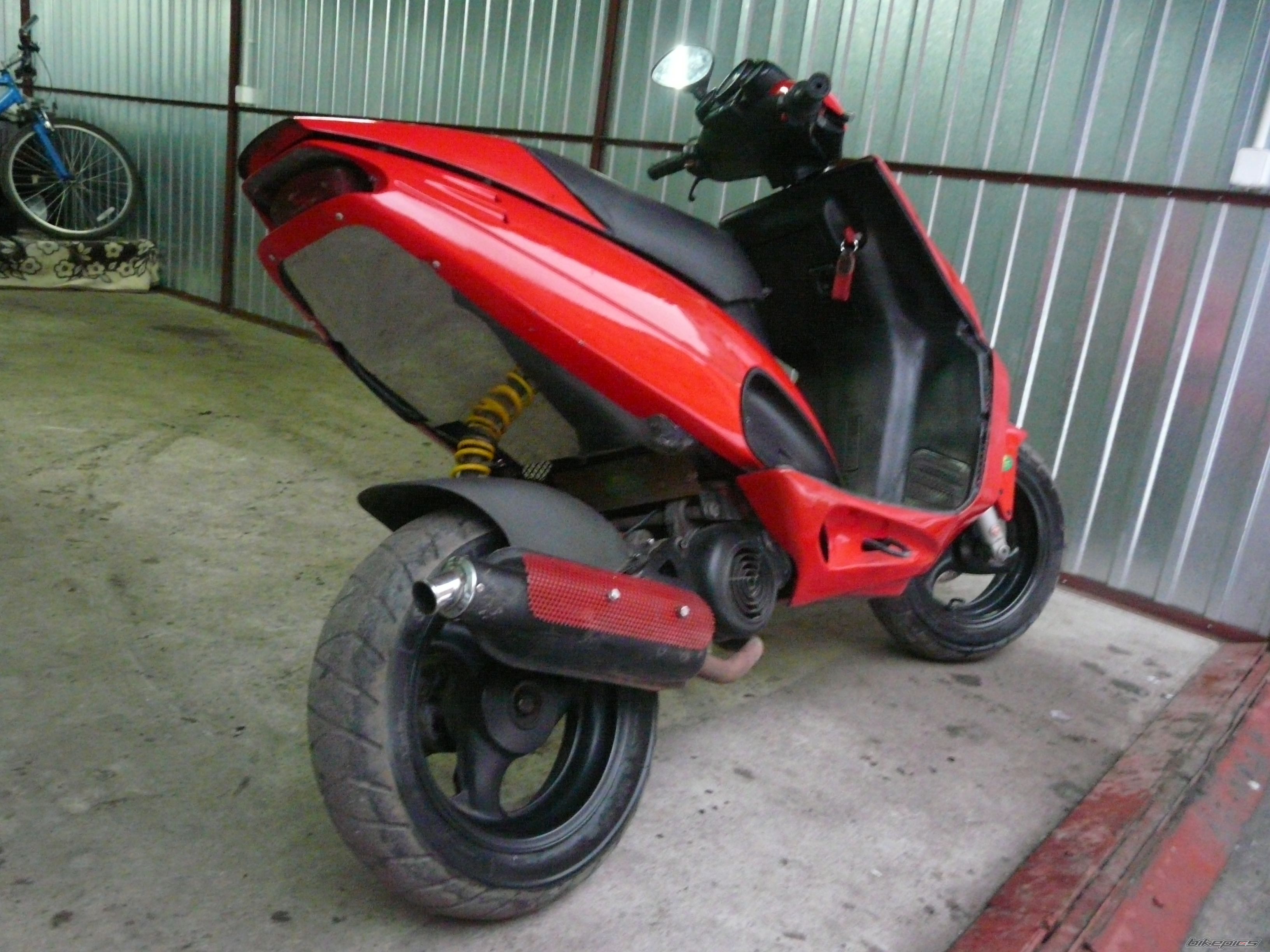 1998 MALAGUTI PHANTOM 50 F12 | Picture 2124891 motorcycle photo