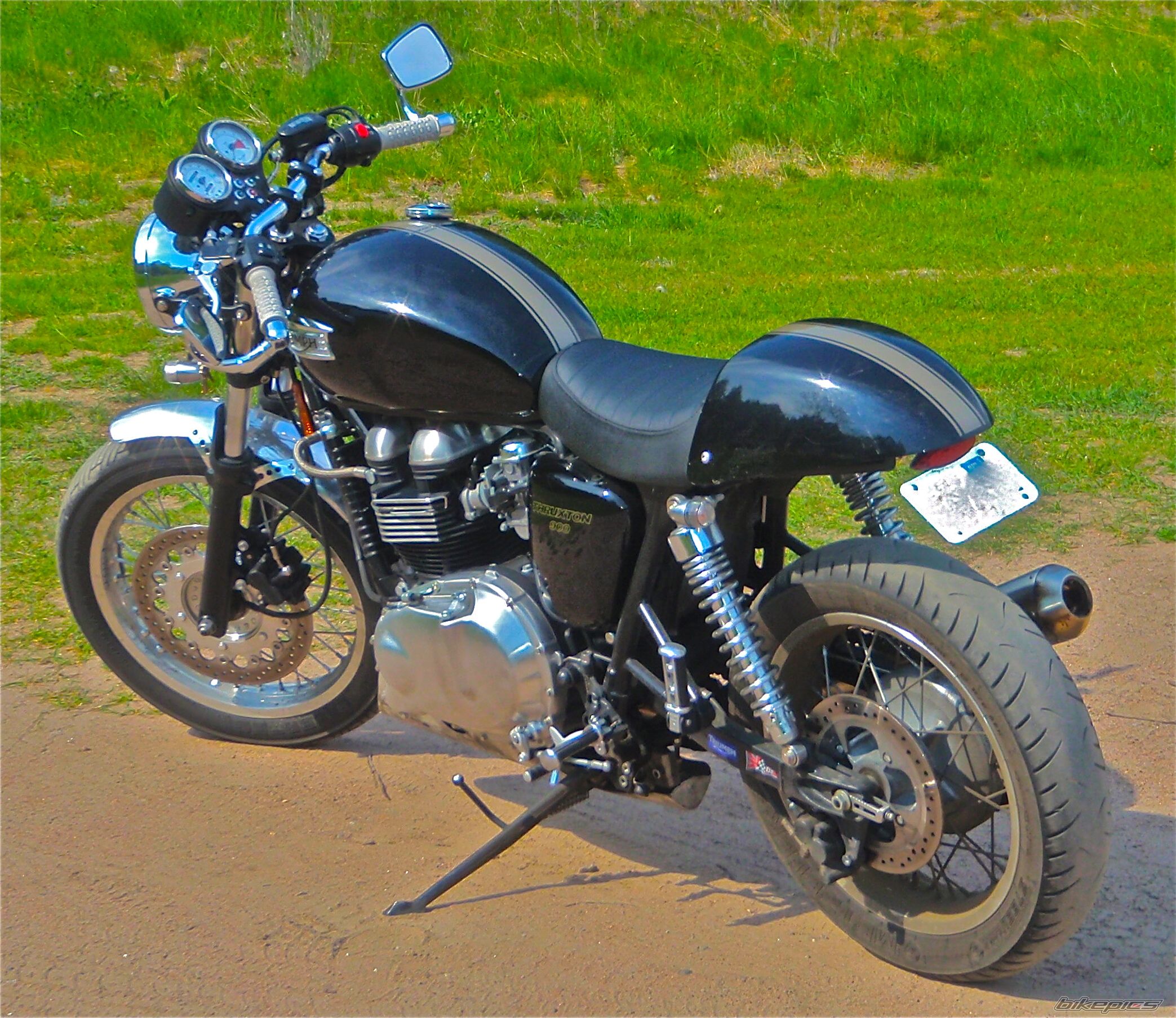 2009 TRIUMPH THRUXTON 900 | Picture 2128076 motorcycle photo