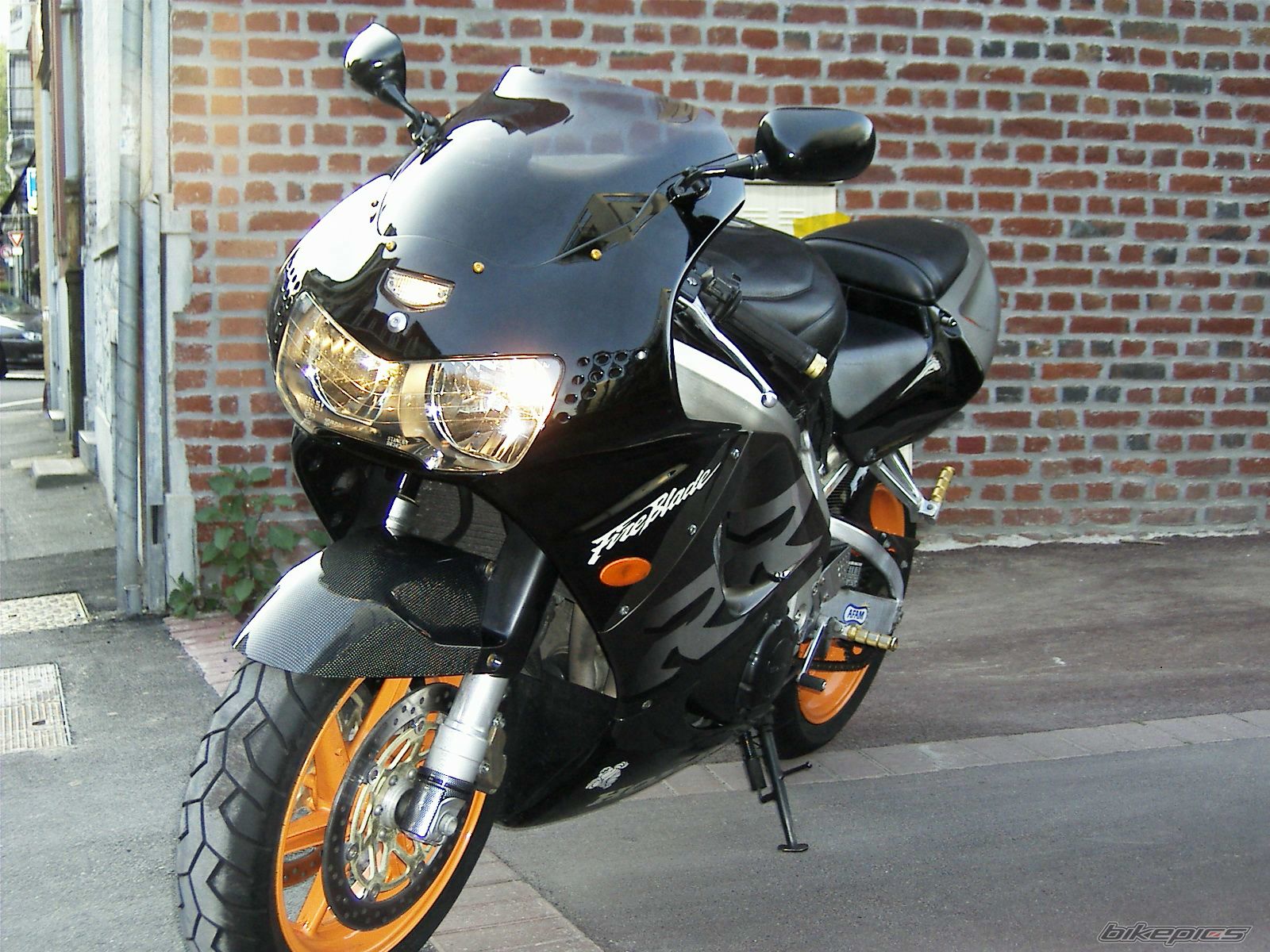 1998 HONDA CBR 900 | Picture 2129628 motorcycle photo