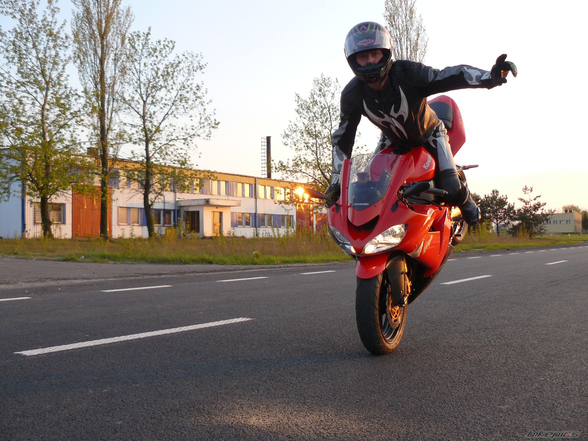 2005 KAWASAKI ZX 10R | Picture 2131803 motorcycle photo
