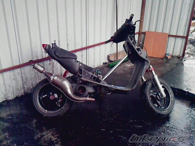 2001 MALAGUTI F 12 50 | Picture 2132674 motorcycle photo