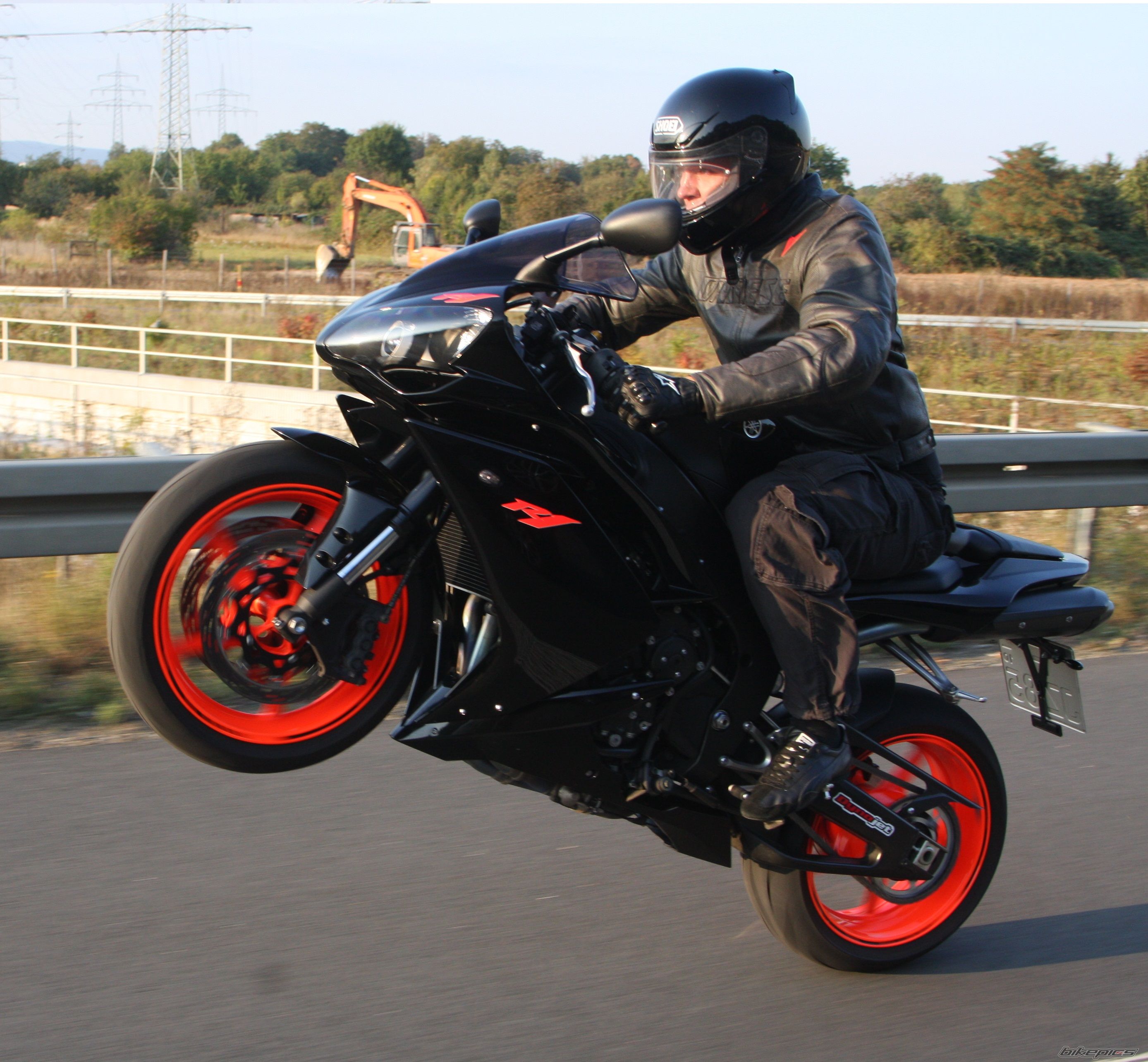 2012 YAMAHA YZF R1 | Picture 2133446 motorcycle photo