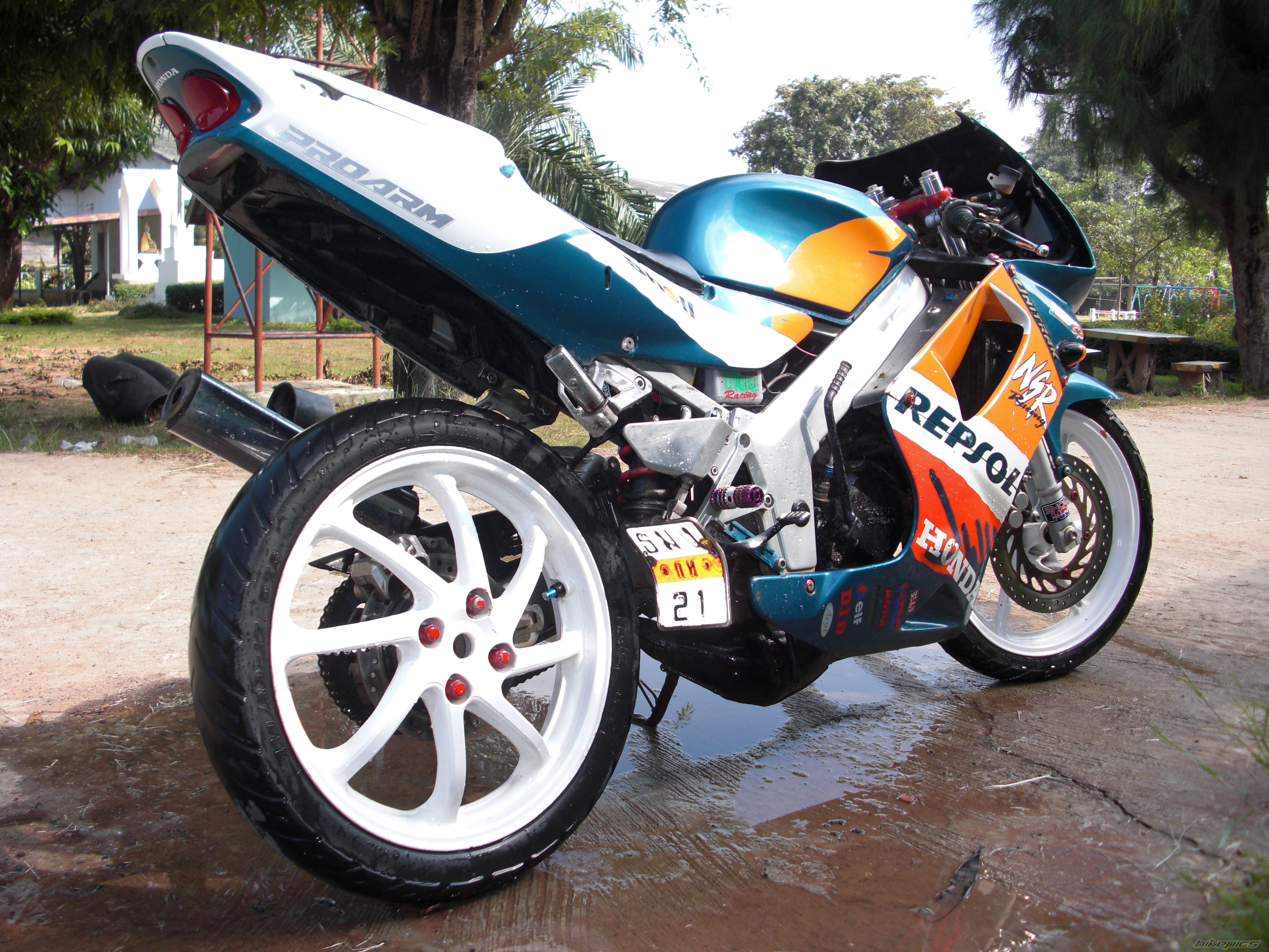 2009 HONDA NSR 150 | Picture 2134016 motorcycle photo