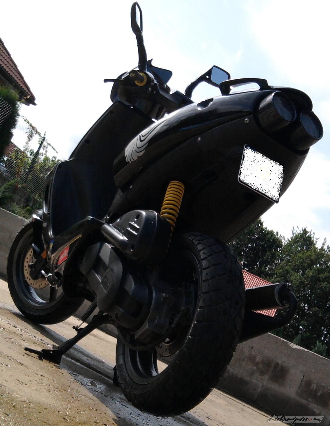 2004 APRILIA SR 50 | Picture 2134606 motorcycle photo