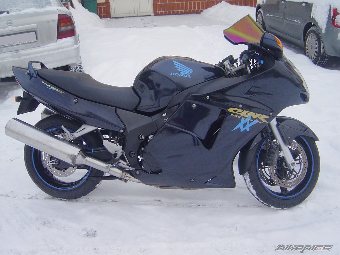 2000 HONDA CBR 1100 BLACKBIRD | Picture 2135134 motorcycle photo