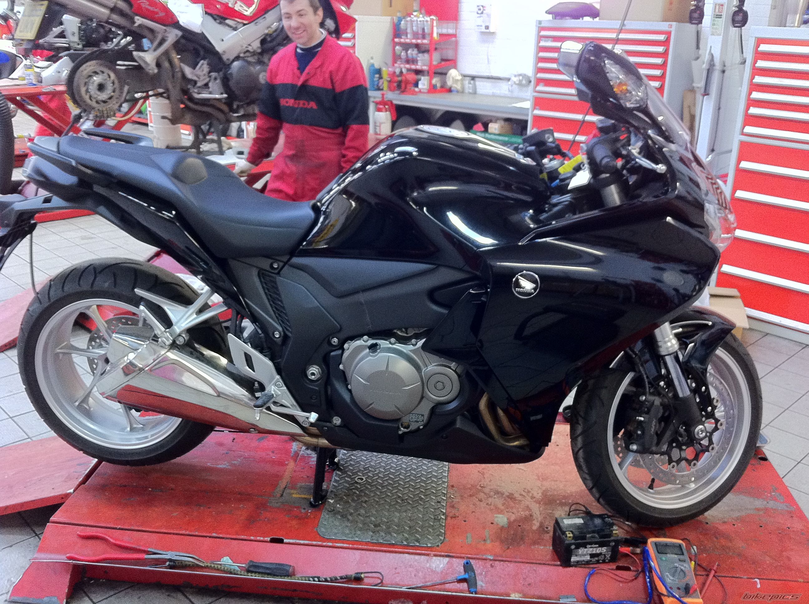 2010 HONDA VFR 1200 | Picture 2138608 motorcycle photo