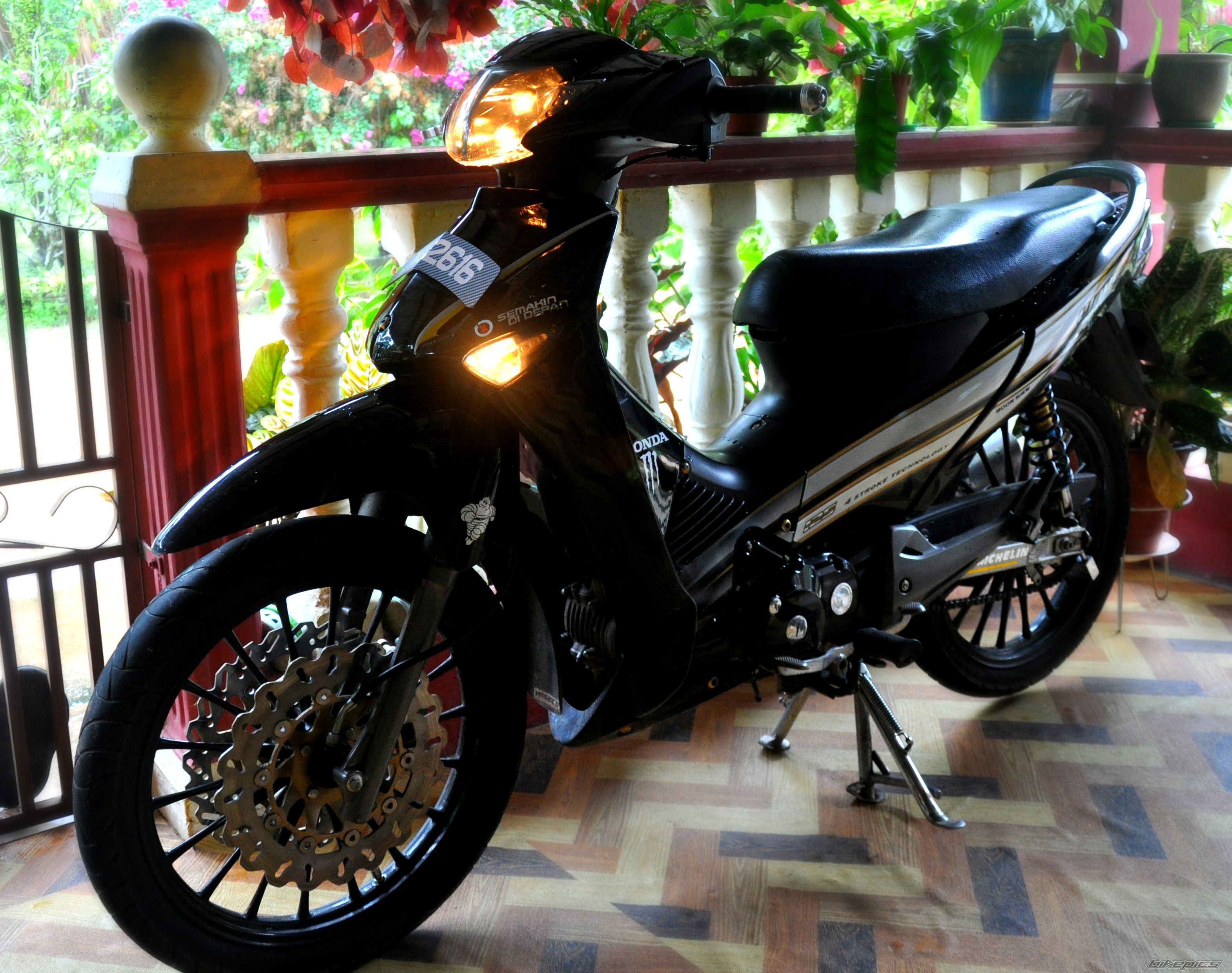    | Picture 2141568 motorcycle photo