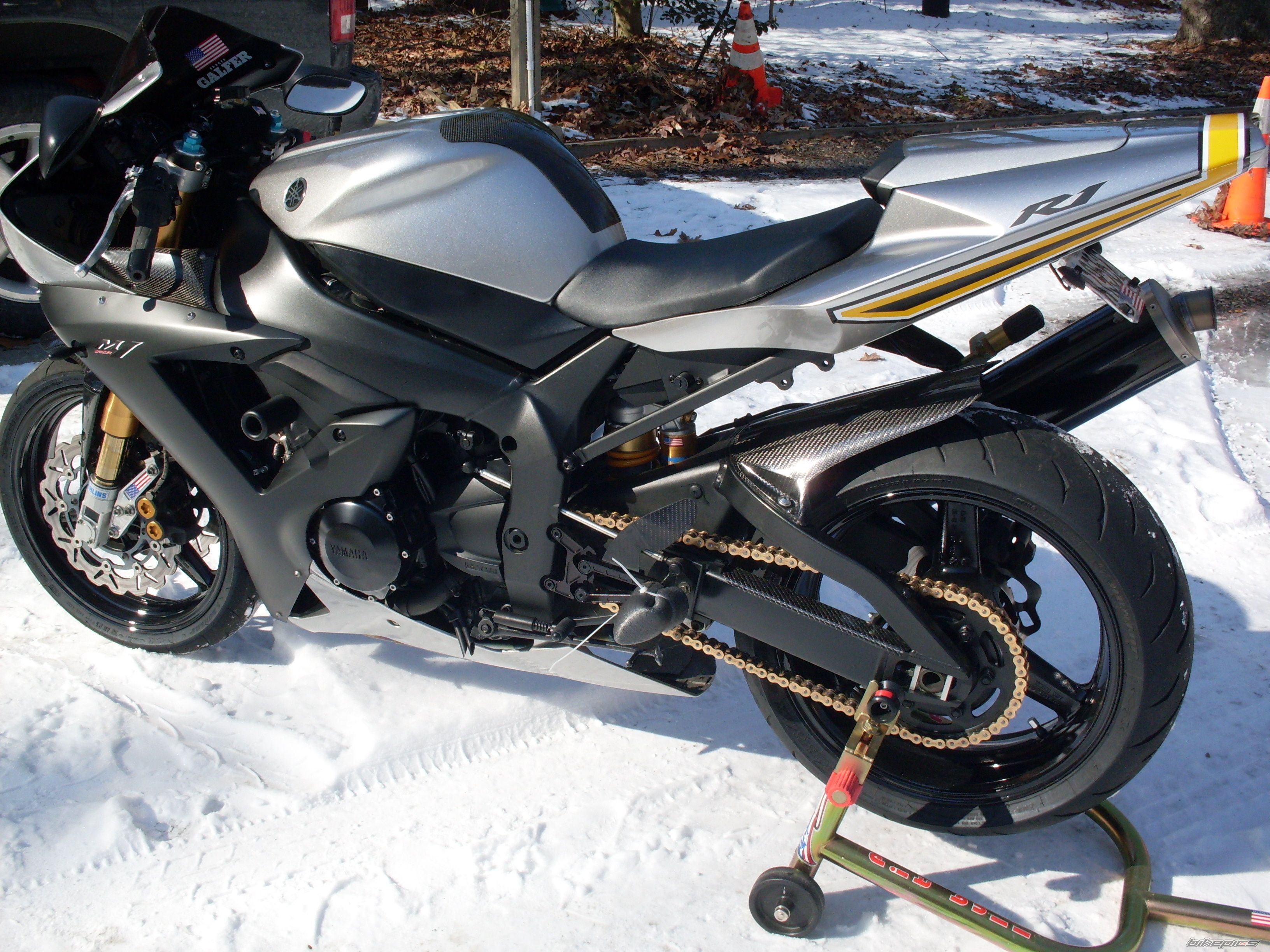2012 YAMAHA YZF R1 | Picture 2142301 motorcycle photo
