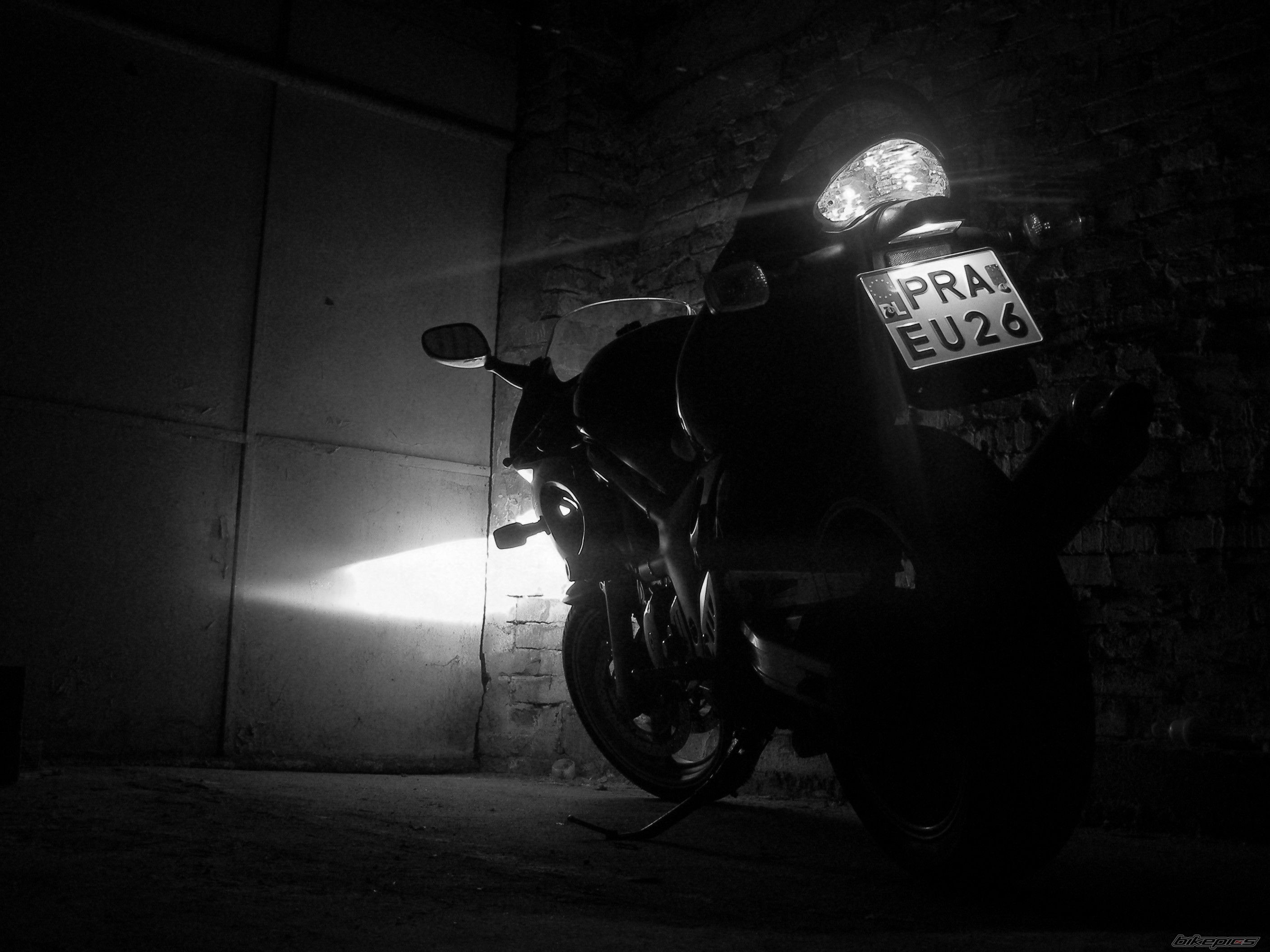 2002 SUZUKI SV 650S | Picture 2147597 motorcycle photo