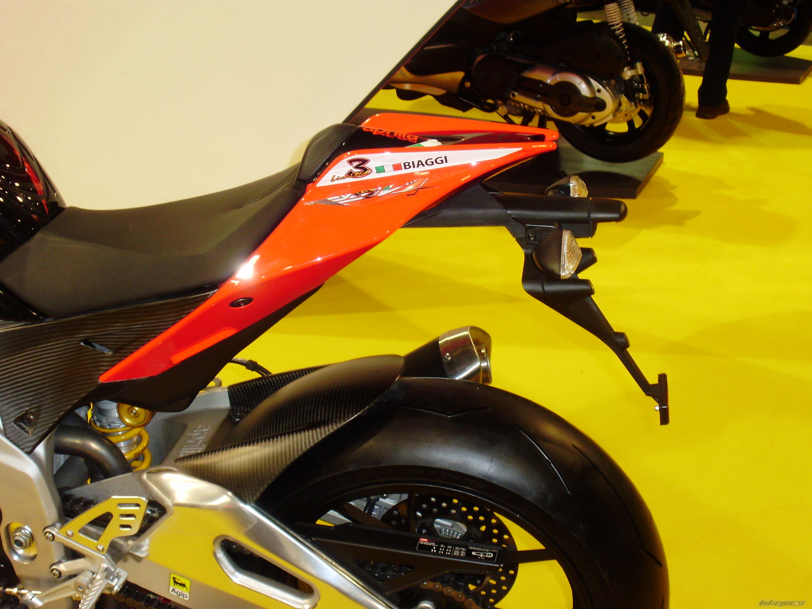 2011 APRILIA RSV4 | Picture 2147914 motorcycle photo