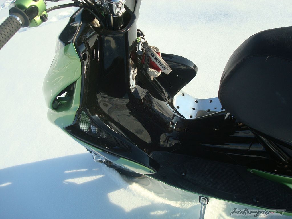 2010 YAMAHA AEROX 50 | Picture 2158085 motorcycle photo