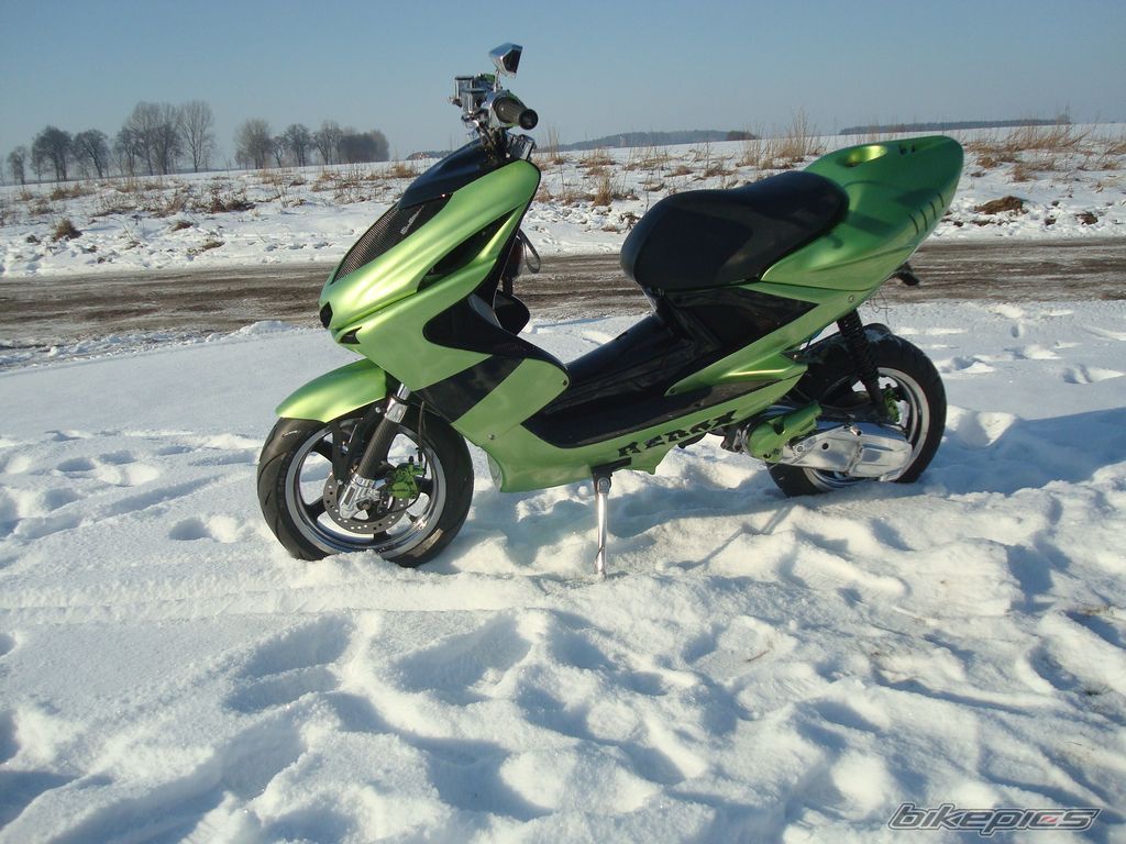 2010 YAMAHA AEROX 50 | Picture 2158095 motorcycle photo