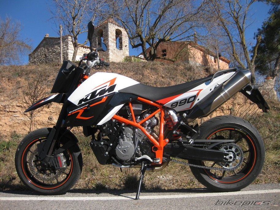 2010 KTM 990 SUPERMOTO | Picture 2159670 motorcycle photo