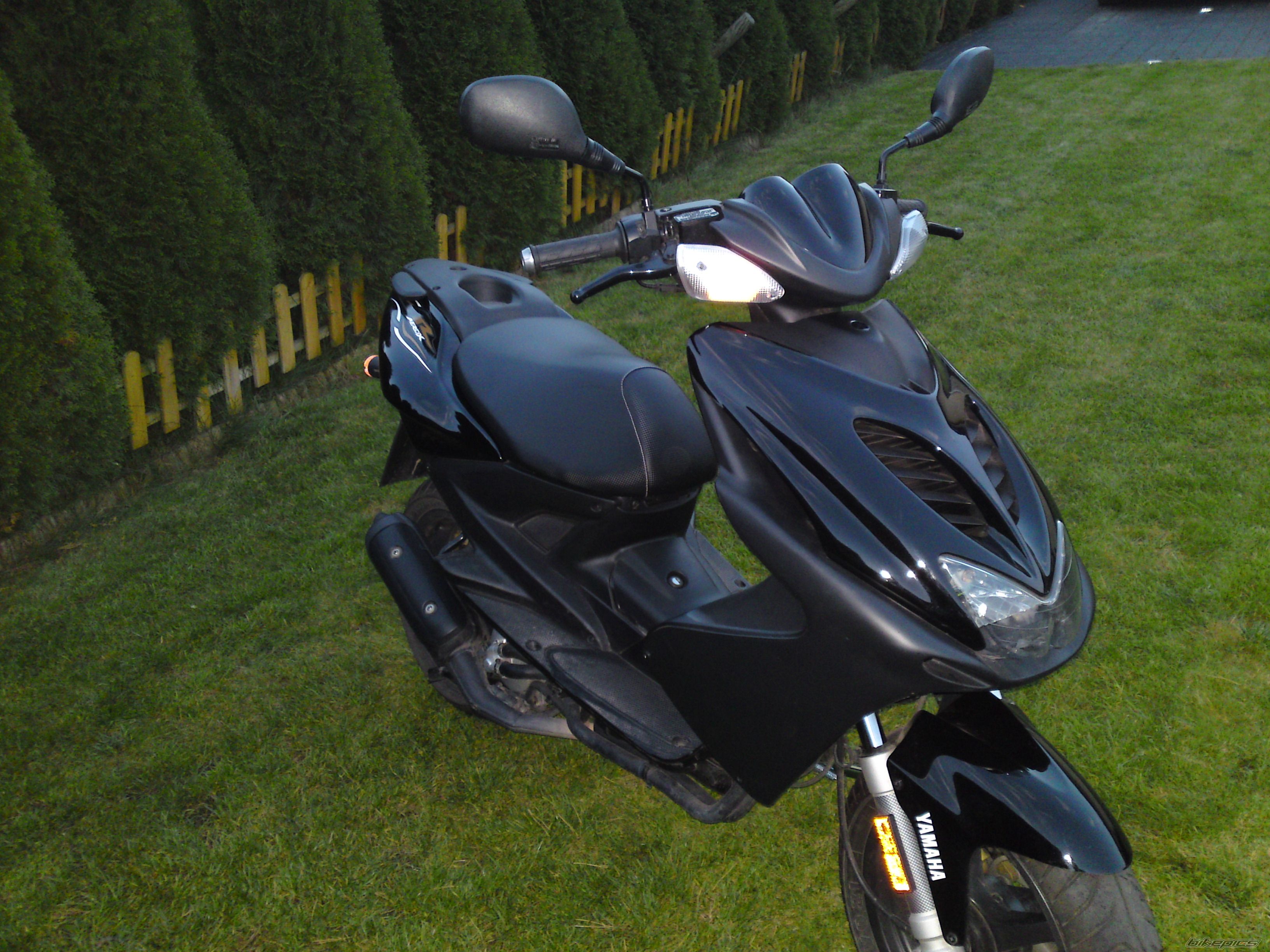 2010 YAMAHA AEROX 50 | Picture 2160288 motorcycle photo
