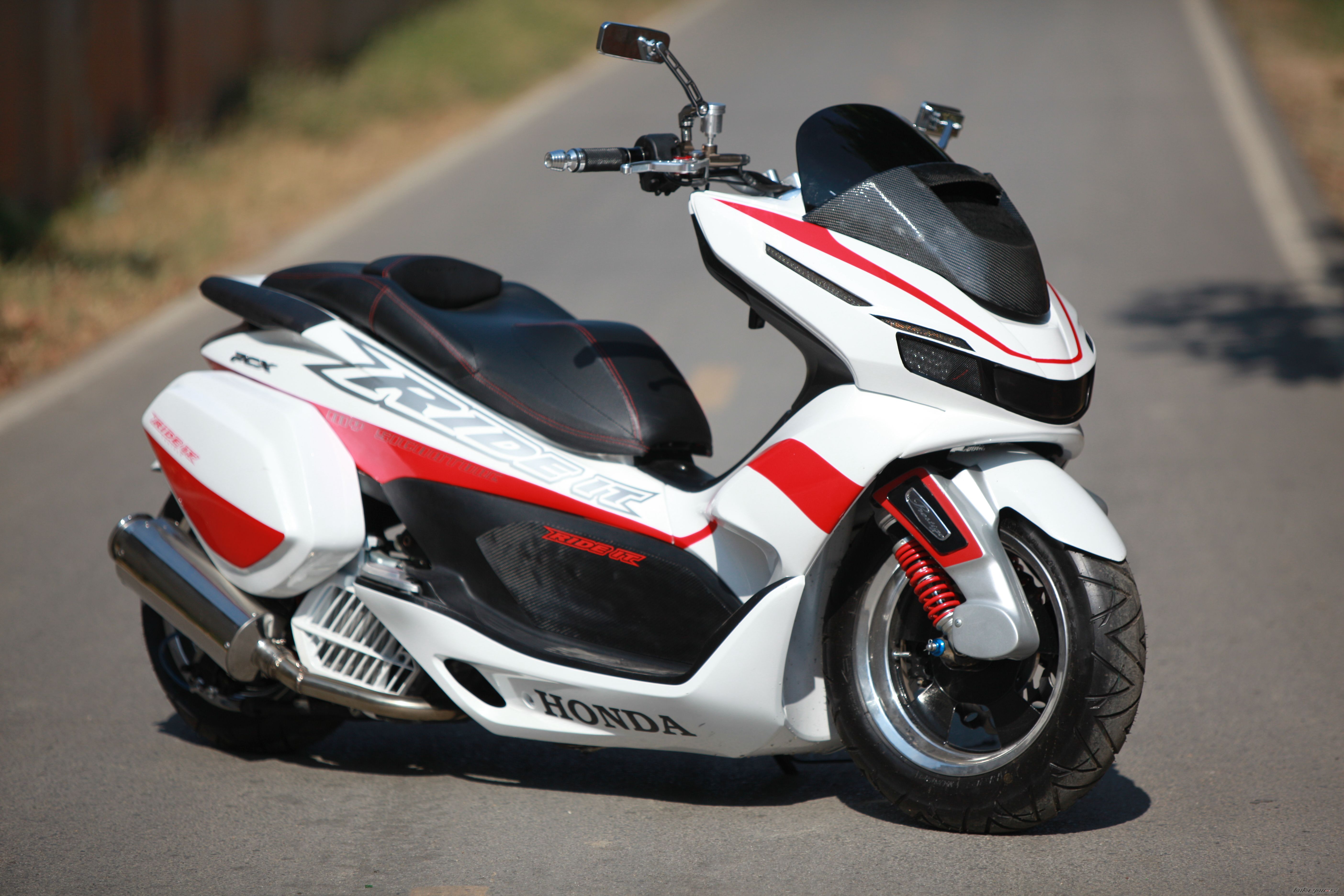 2011 HONDA PCX | Picture 2166670 motorcycle photo