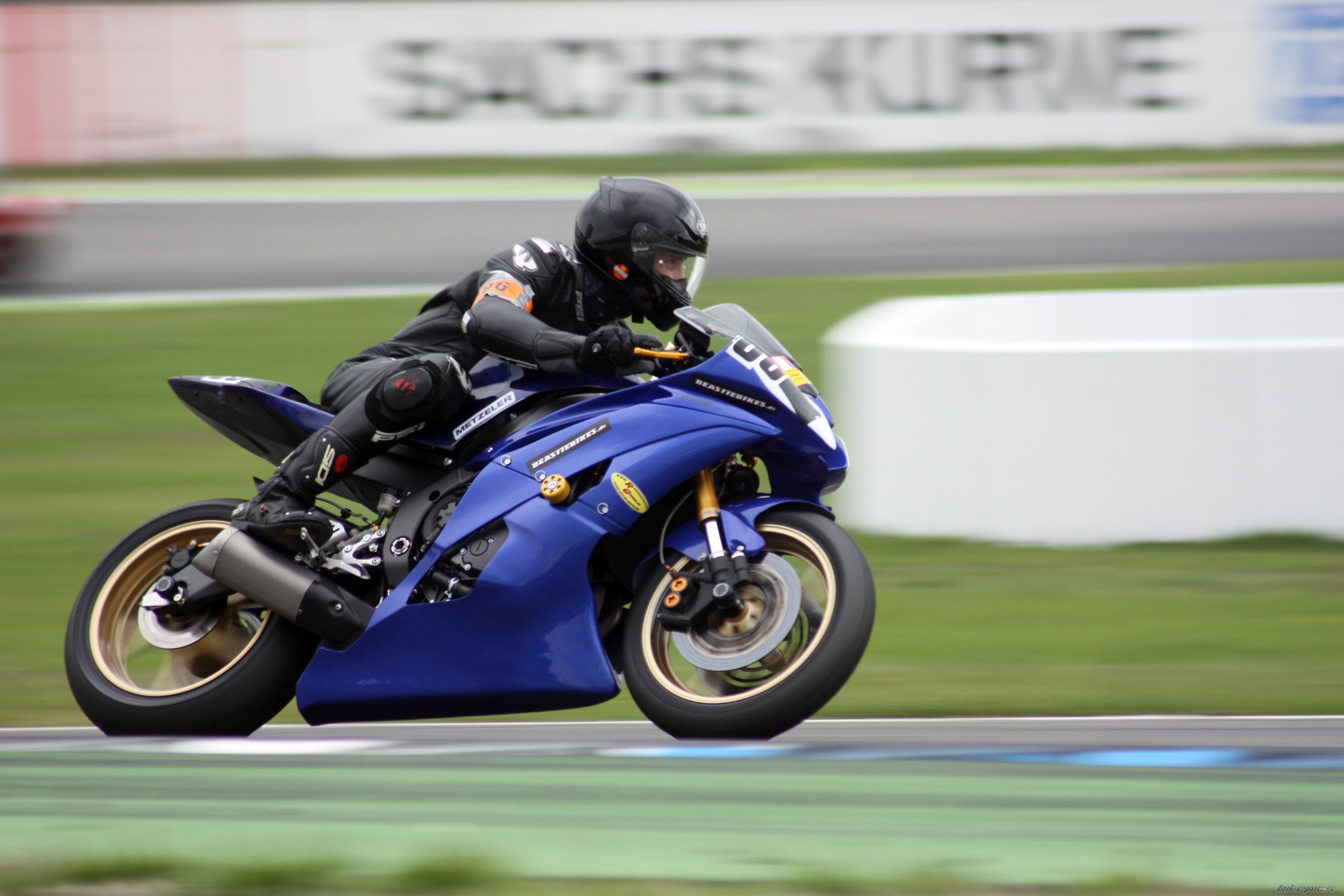 2009 YAMAHA YZF R6 | Picture 2171024 motorcycle photo