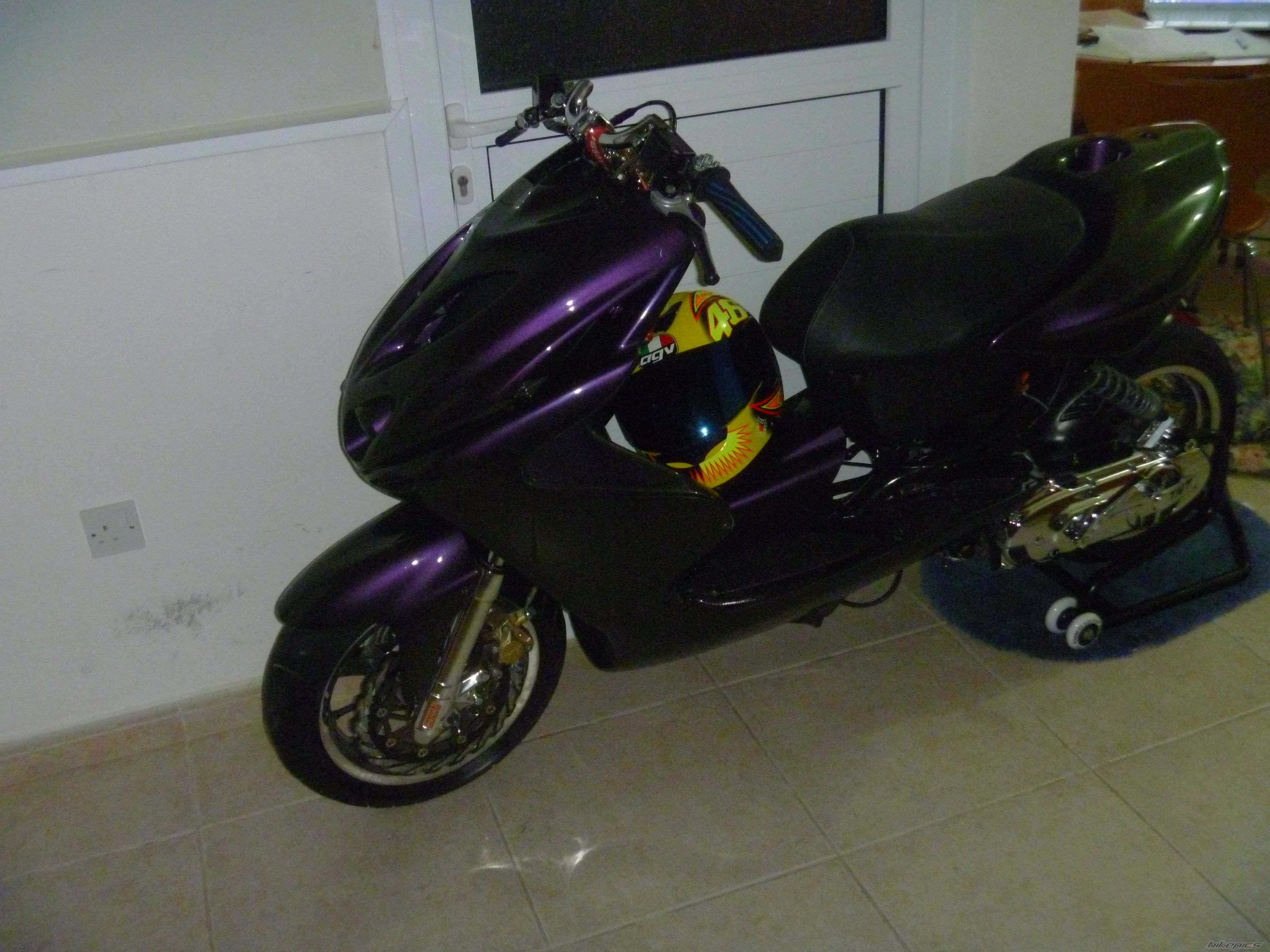 2011 YAMAHA AEROX 50 | Picture 2176442 motorcycle photo