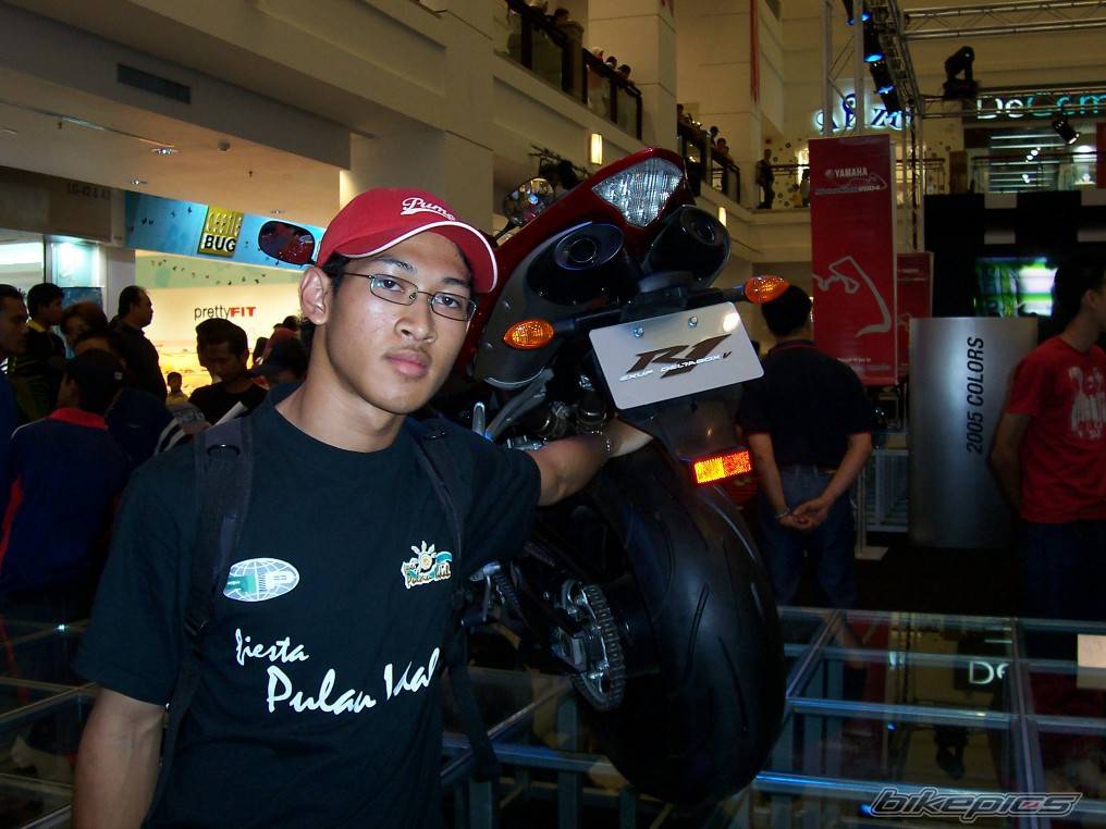 2004 YAMAHA YZF R1 | Picture 217725 motorcycle photo