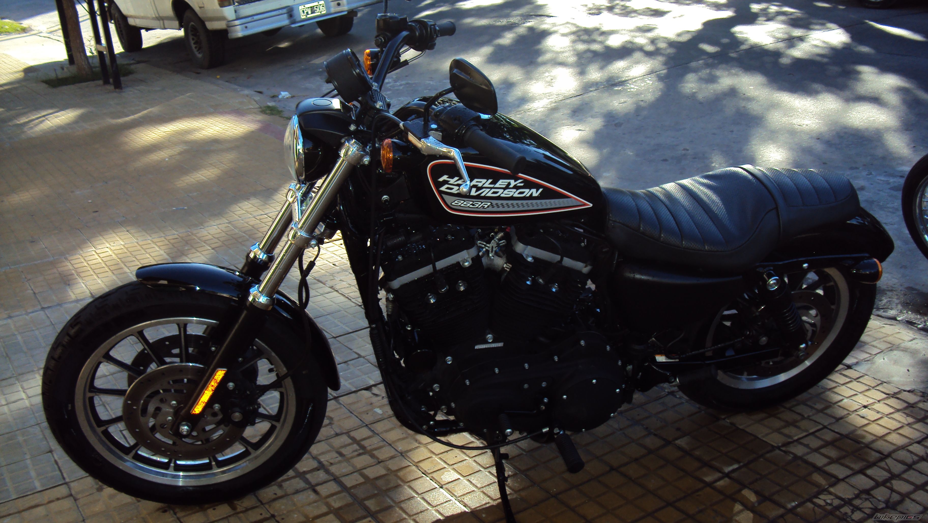 2010 HARLEY DAVIDSON XL 883C | Picture 2178275 motorcycle photo