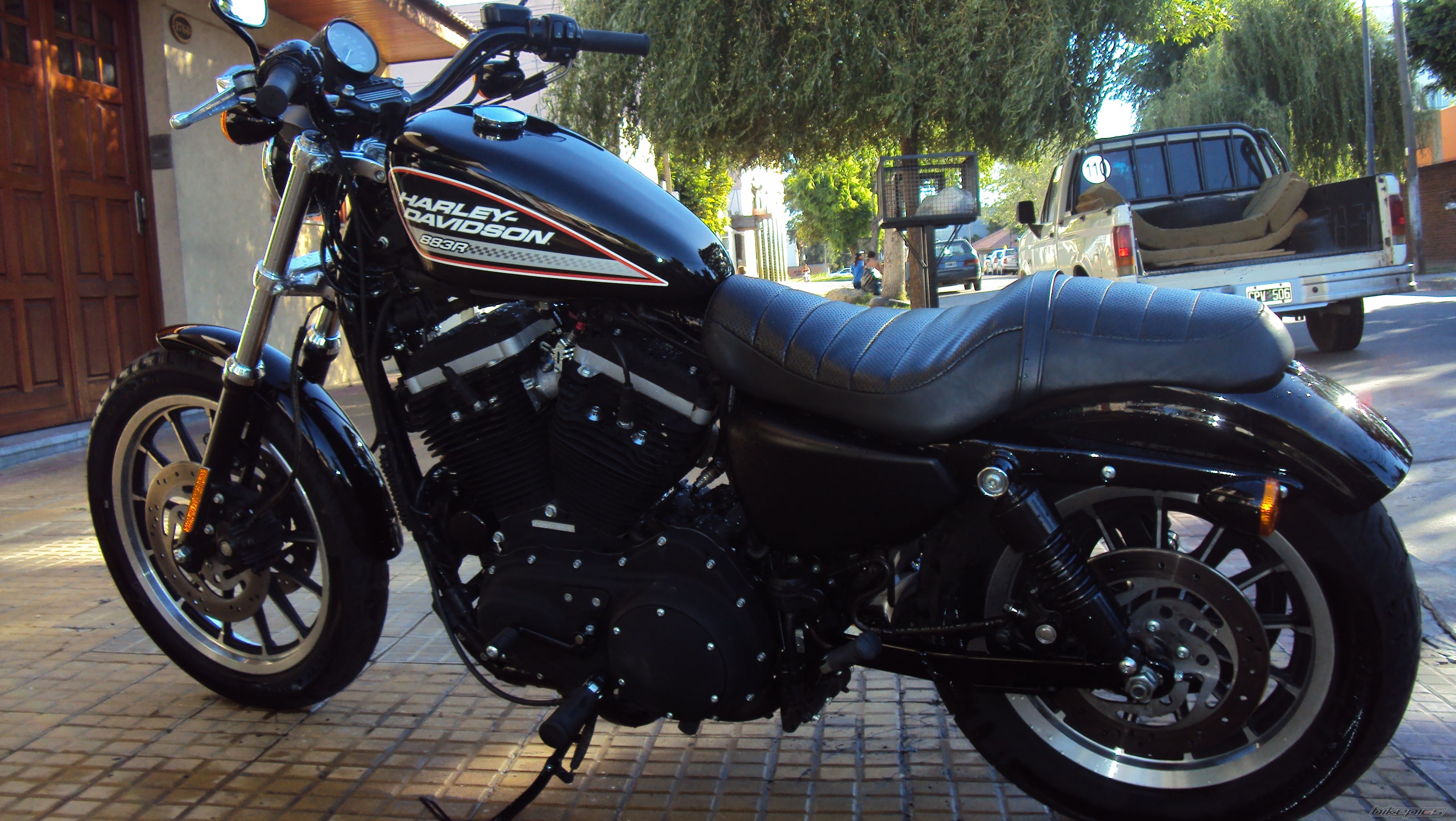 2010 HARLEY DAVIDSON XL 883C | Picture 2178276 motorcycle photo