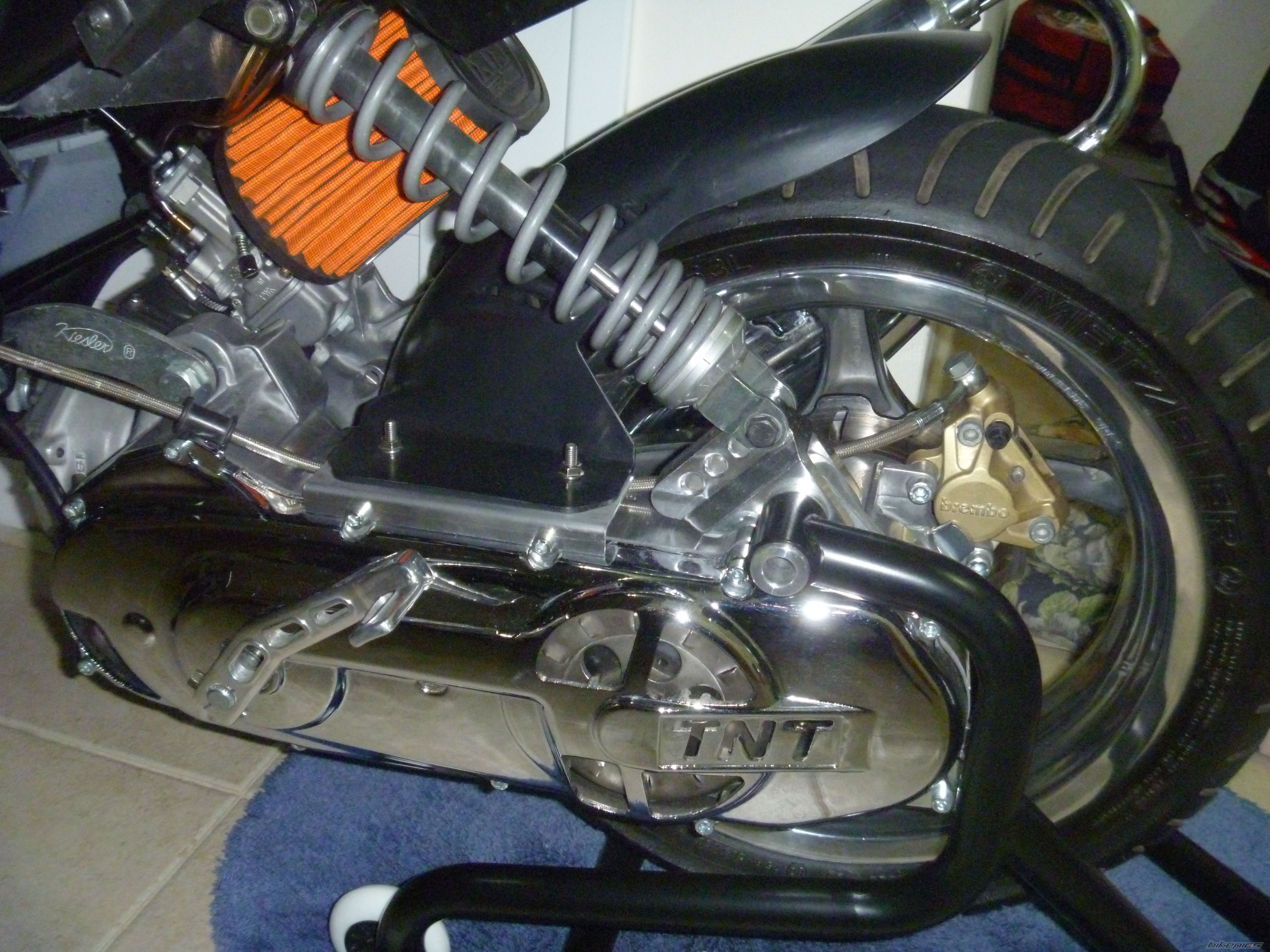 2011 YAMAHA AEROX 50 | Picture 2178513 motorcycle photo