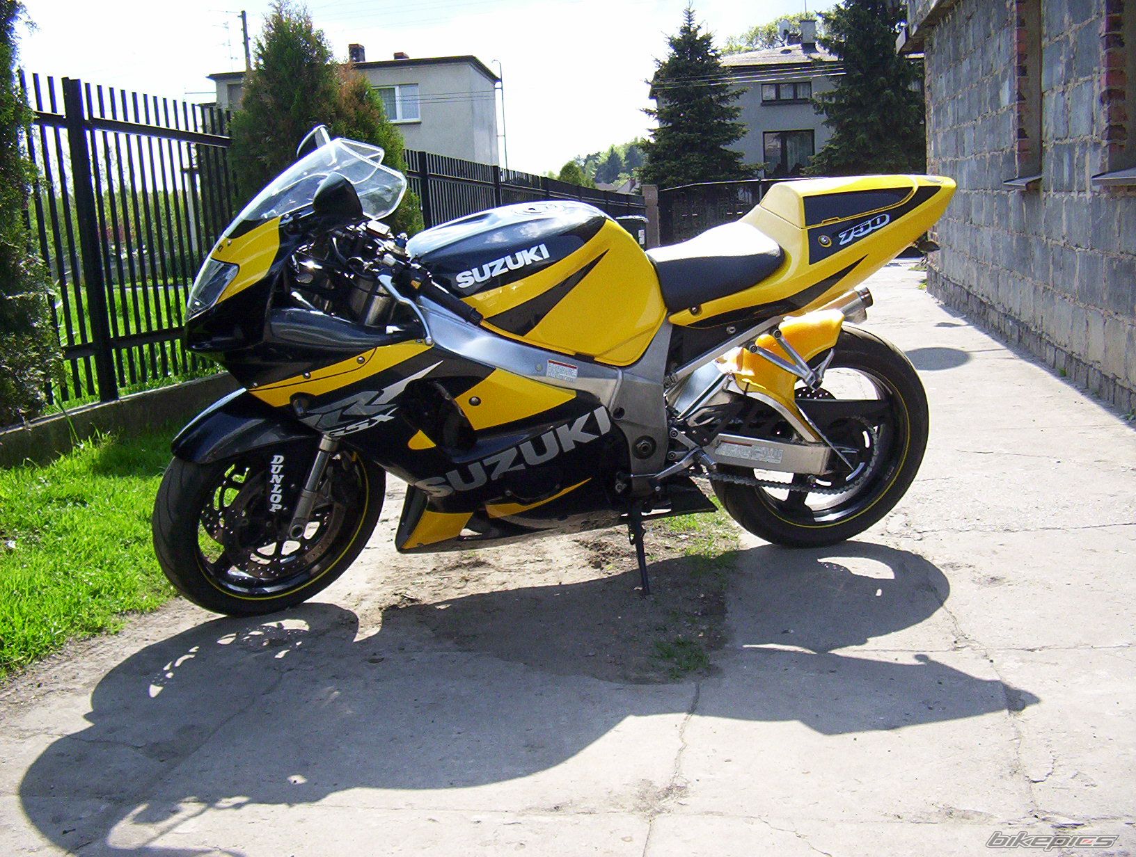 2001 SUZUKI GSX R 750 | Picture 2179086 motorcycle photo
